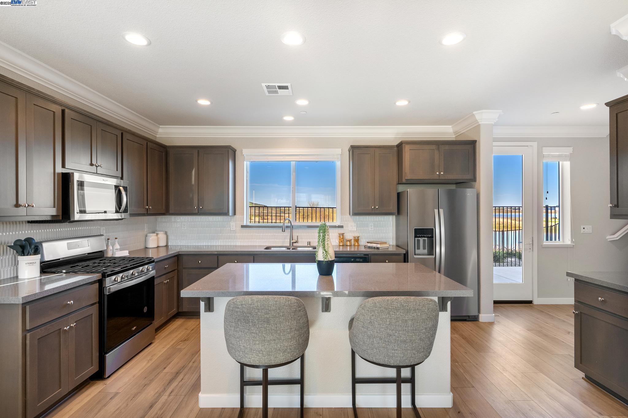 Detail Gallery Image 7 of 20 For 1481 Monument Ln, Fairfield,  CA 94533 - 3 Beds | 2/1 Baths