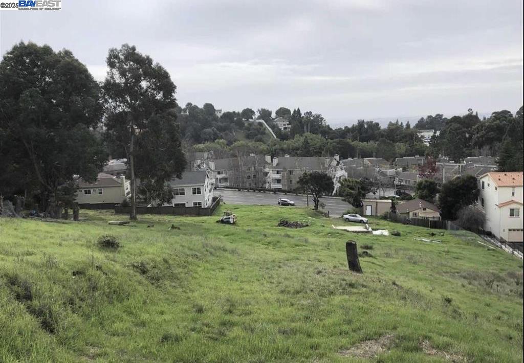 Detail Gallery Image 2 of 4 For 26550 Hayward Blvd, Hayward,  CA 94542 - – Beds | – Baths