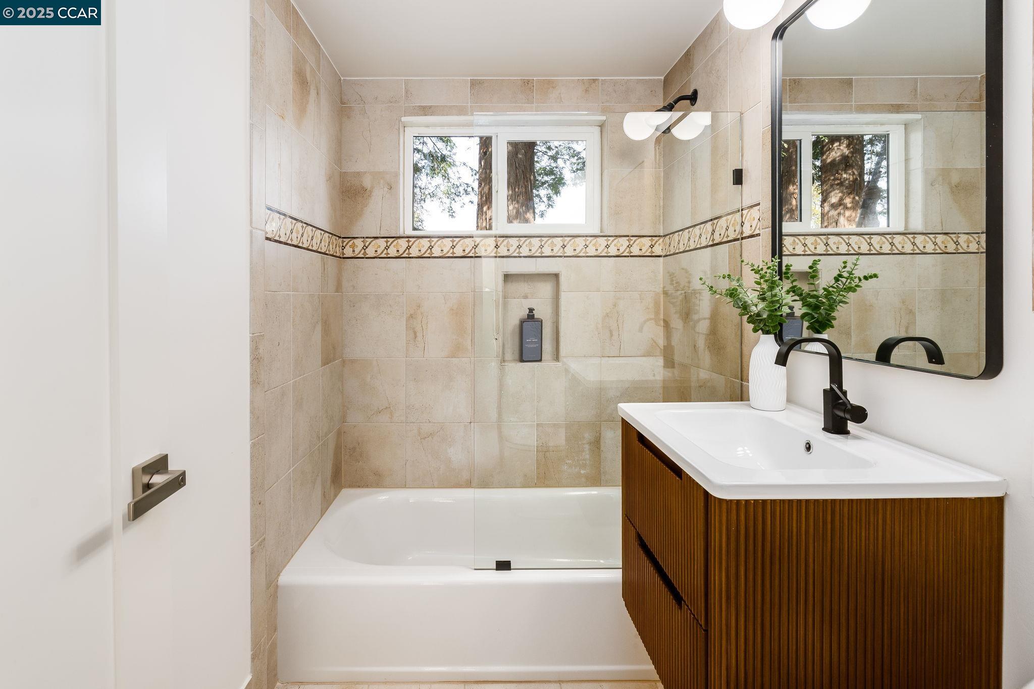 Detail Gallery Image 13 of 27 For 3337 S Lucille Ln, Lafayette,  CA 94549 - 3 Beds | 2 Baths