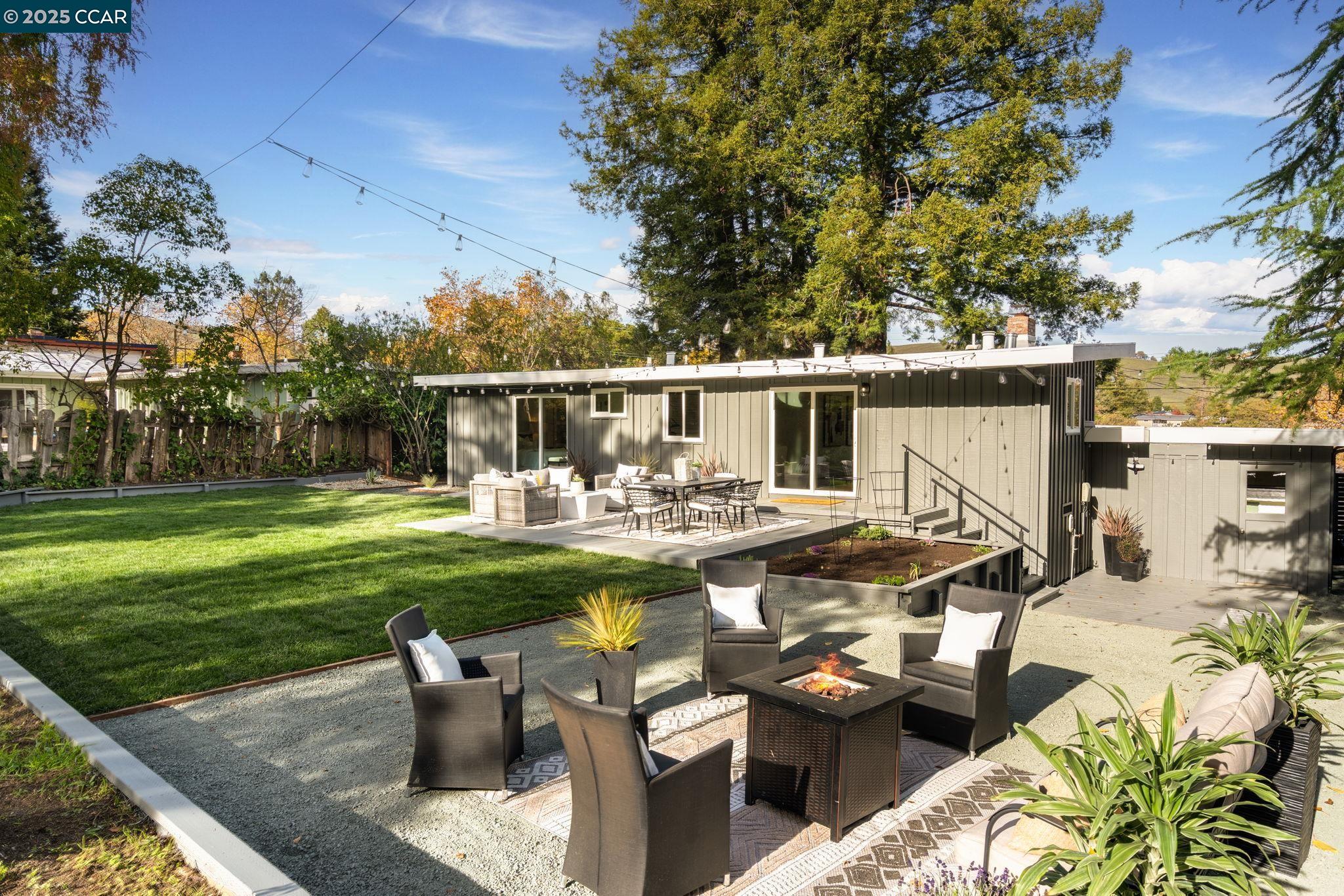 Detail Gallery Image 23 of 27 For 3337 S Lucille Ln, Lafayette,  CA 94549 - 3 Beds | 2 Baths