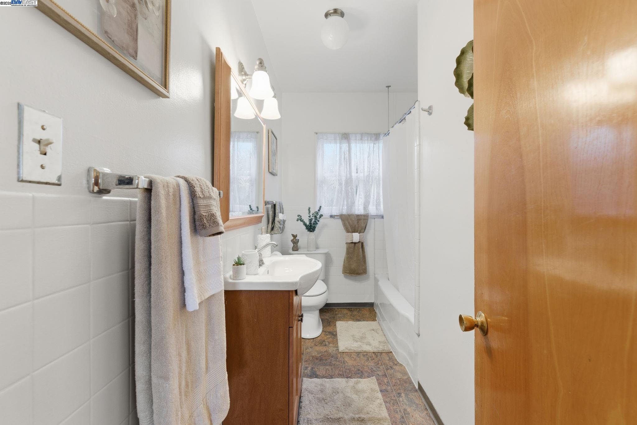 Detail Gallery Image 23 of 35 For 3937 Bayo Street, Oakland,  CA 94619 - 4 Beds | 2 Baths