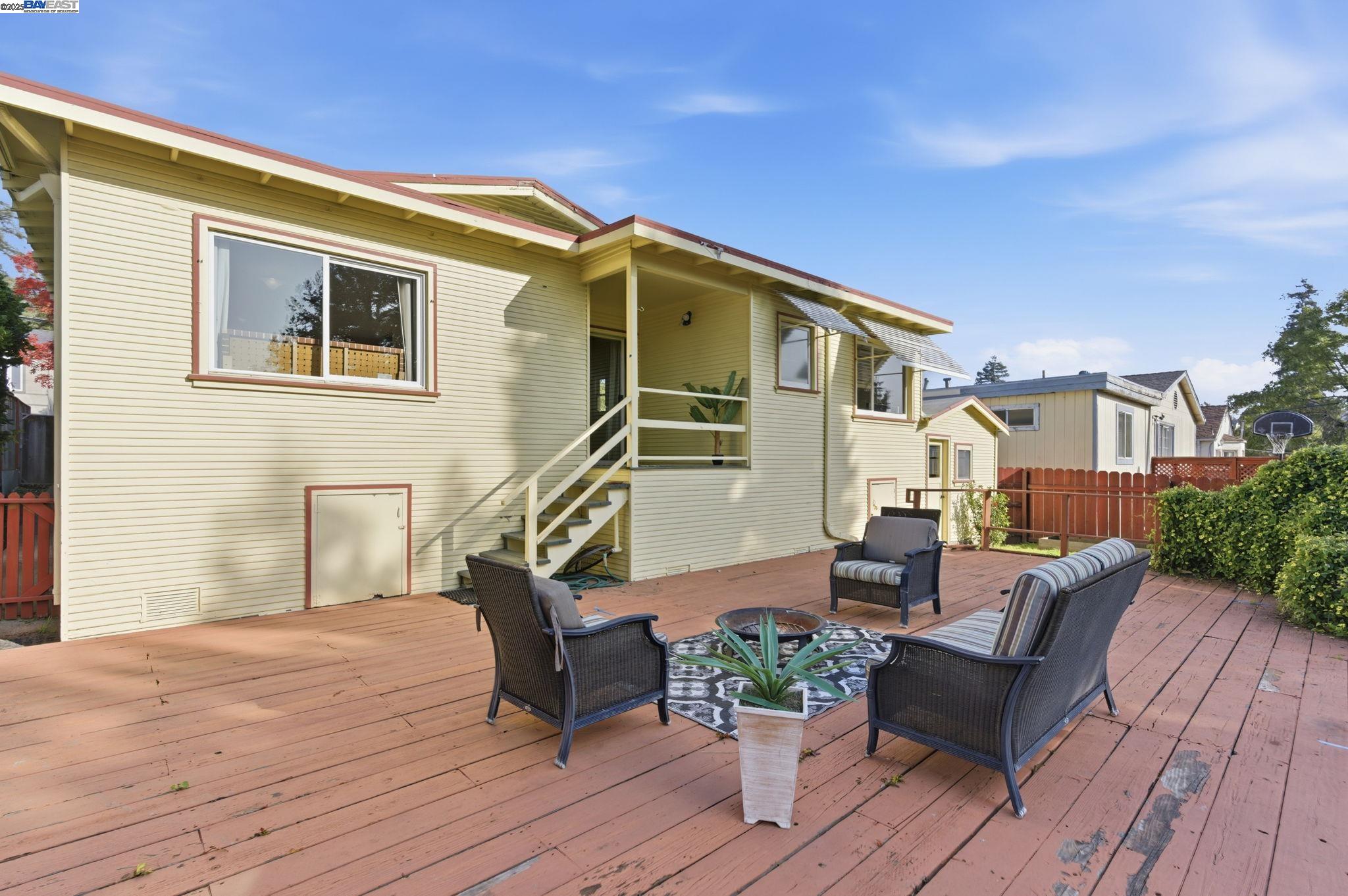 Detail Gallery Image 4 of 35 For 3937 Bayo Street, Oakland,  CA 94619 - 4 Beds | 2 Baths