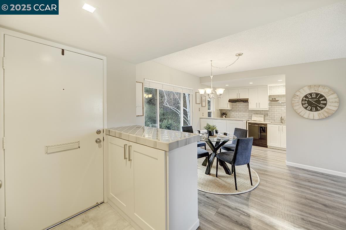 Photo #4: 41118391 Listing: Photo #4