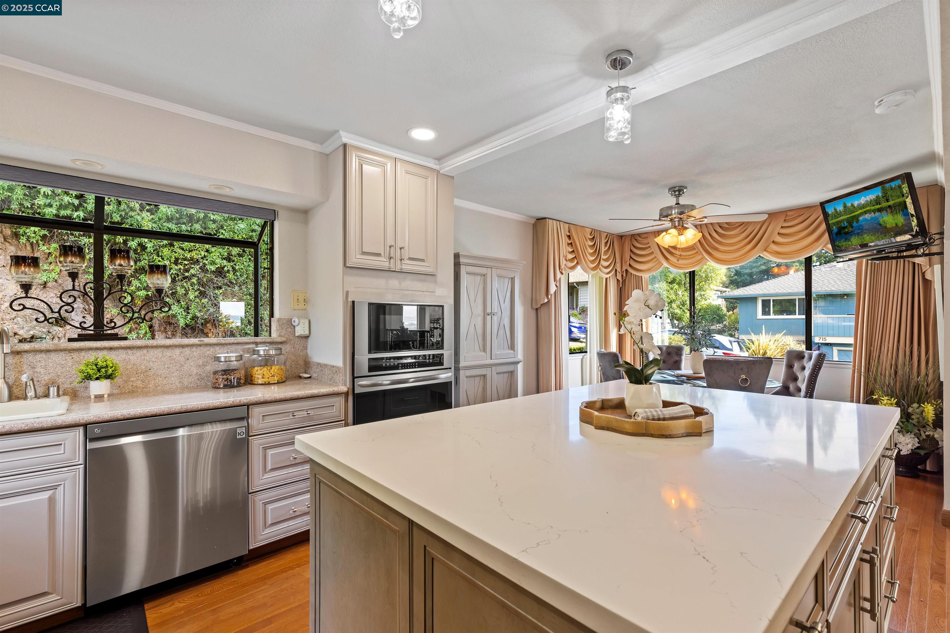 Detail Gallery Image 8 of 49 For 716 Gelston Pl, El Cerrito,  CA 94530 - 4 Beds | 2/2 Baths