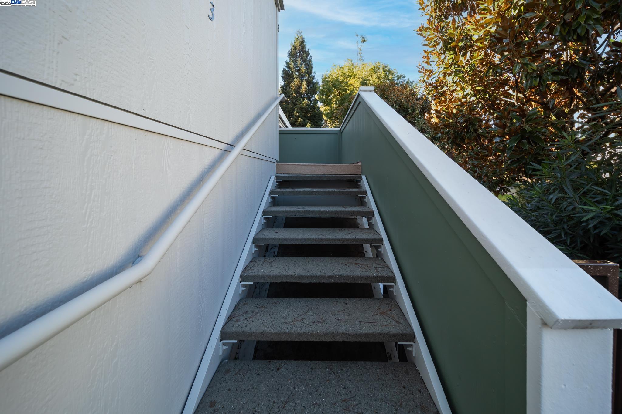 Detail Gallery Image 2 of 23 For 1708 Golden Rain Road #3,  Walnut Creek,  CA 94595-2140 - 2 Beds | 1 Baths