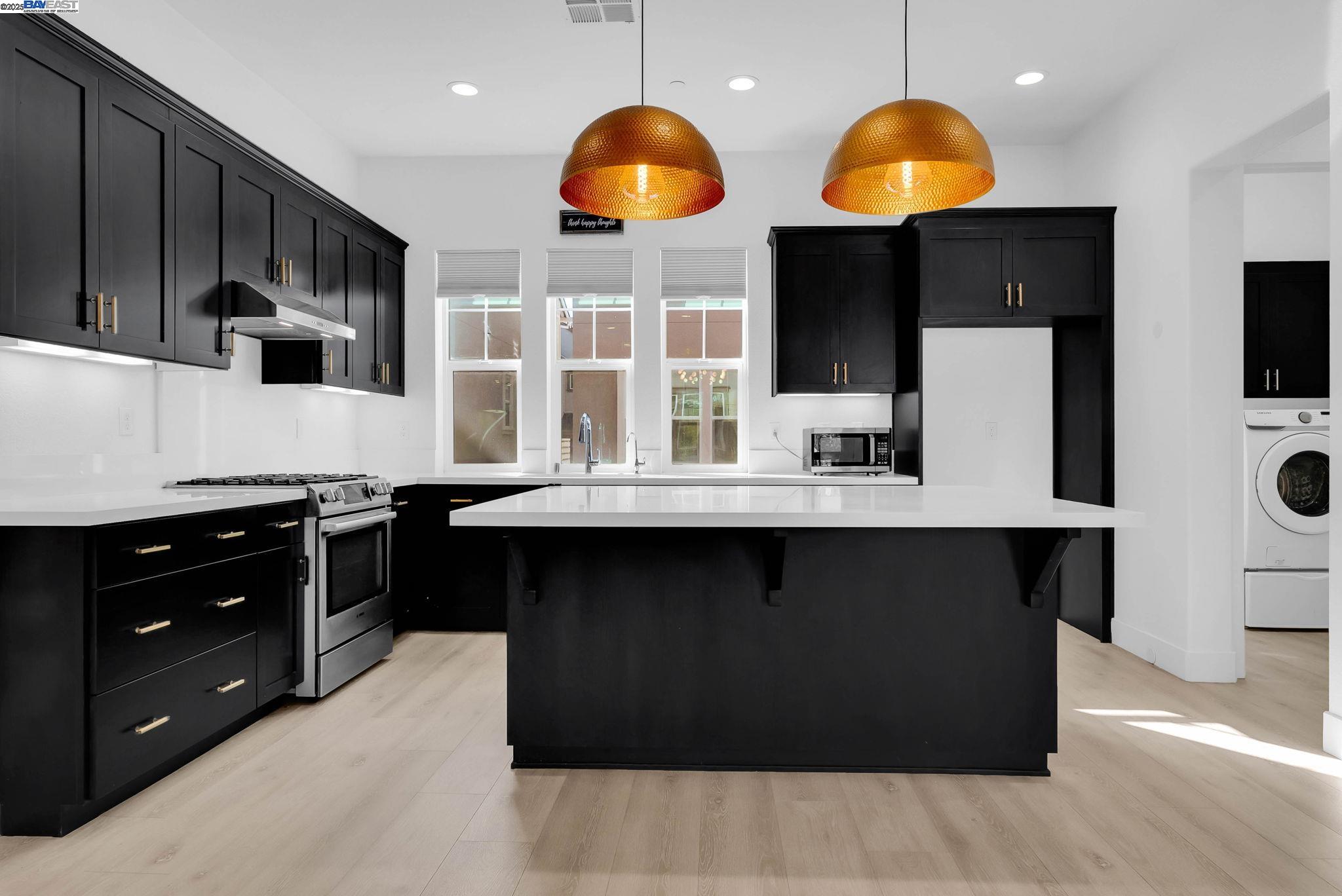 Detail Gallery Image 3 of 19 For 4287 Loyalton, Dublin,  CA 94568 - 4 Beds | 3/1 Baths