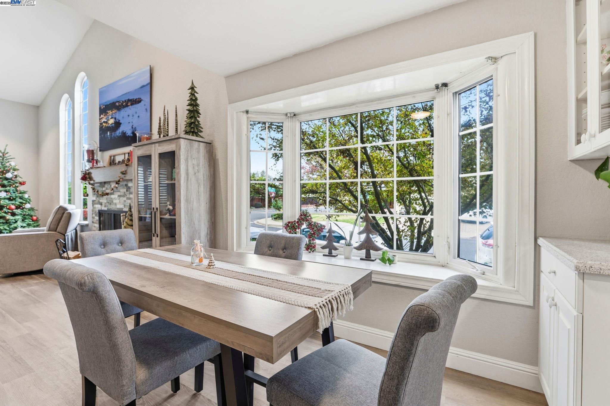 Detail Gallery Image 12 of 36 For 2891 Calle Reynoso, Pleasanton,  CA 94566 - 5 Beds | 3 Baths