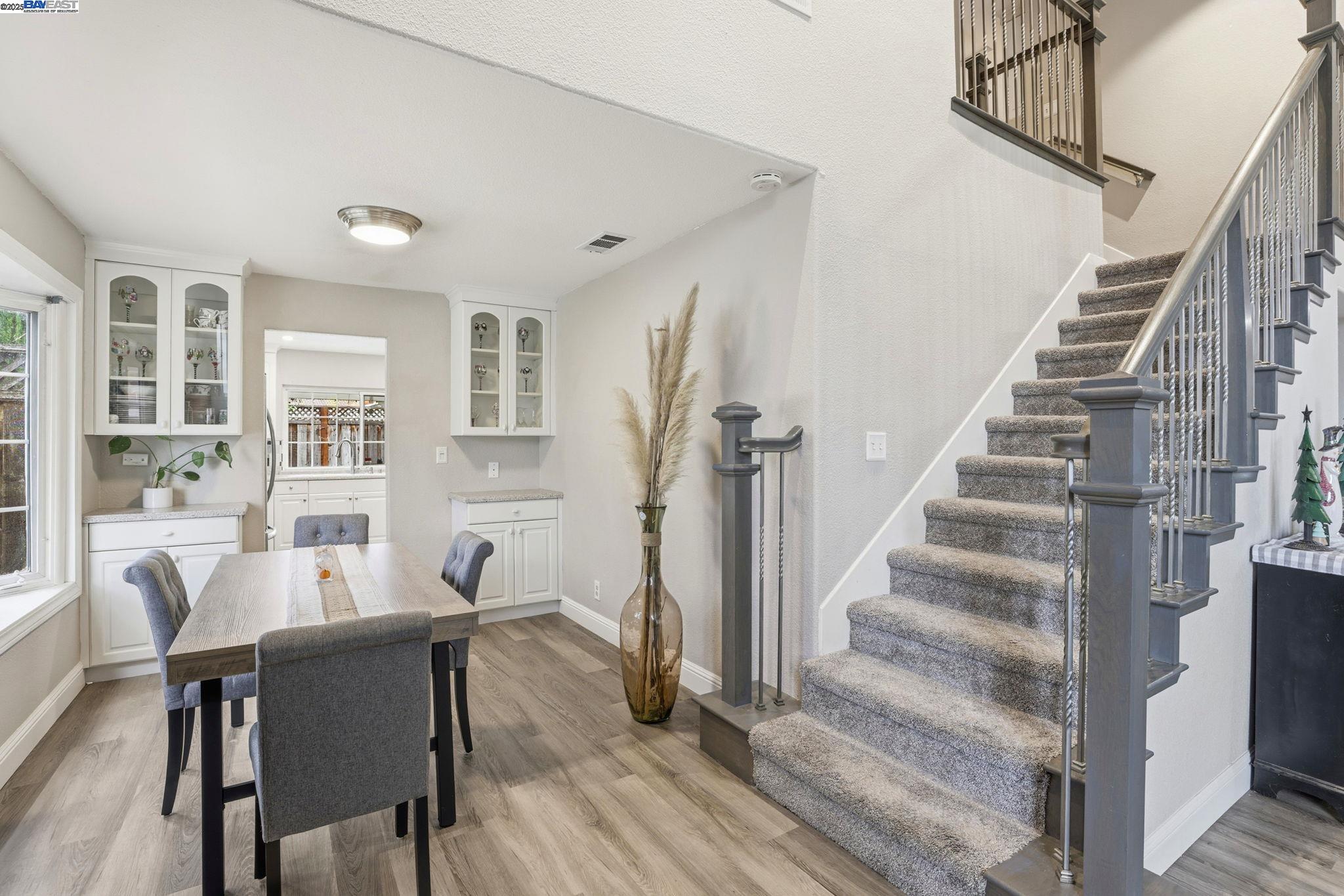 Detail Gallery Image 13 of 36 For 2891 Calle Reynoso, Pleasanton,  CA 94566 - 5 Beds | 3 Baths