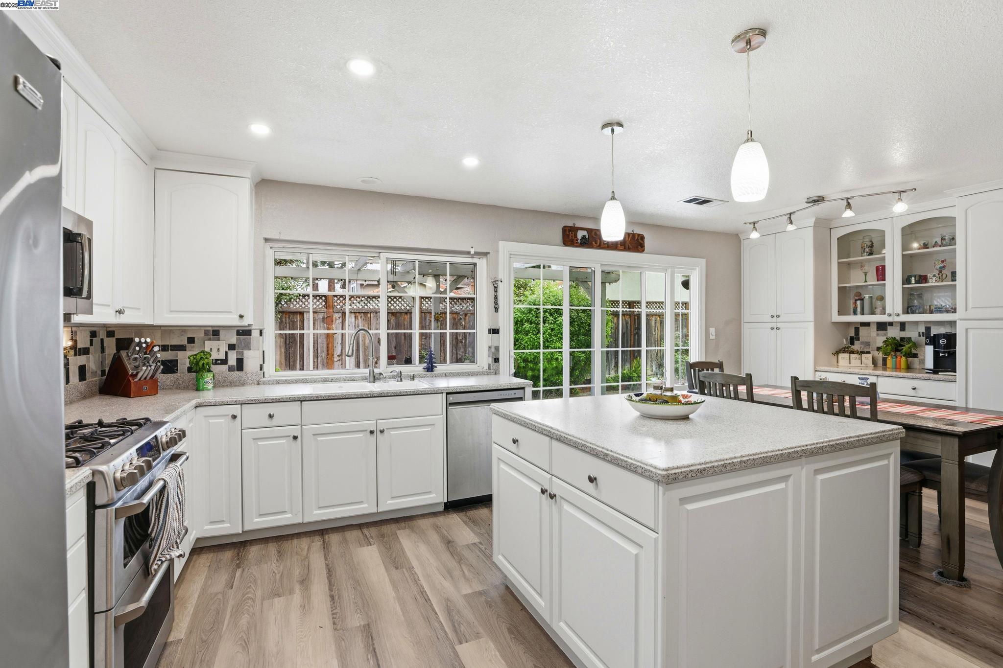 Detail Gallery Image 9 of 36 For 2891 Calle Reynoso, Pleasanton,  CA 94566 - 5 Beds | 3 Baths