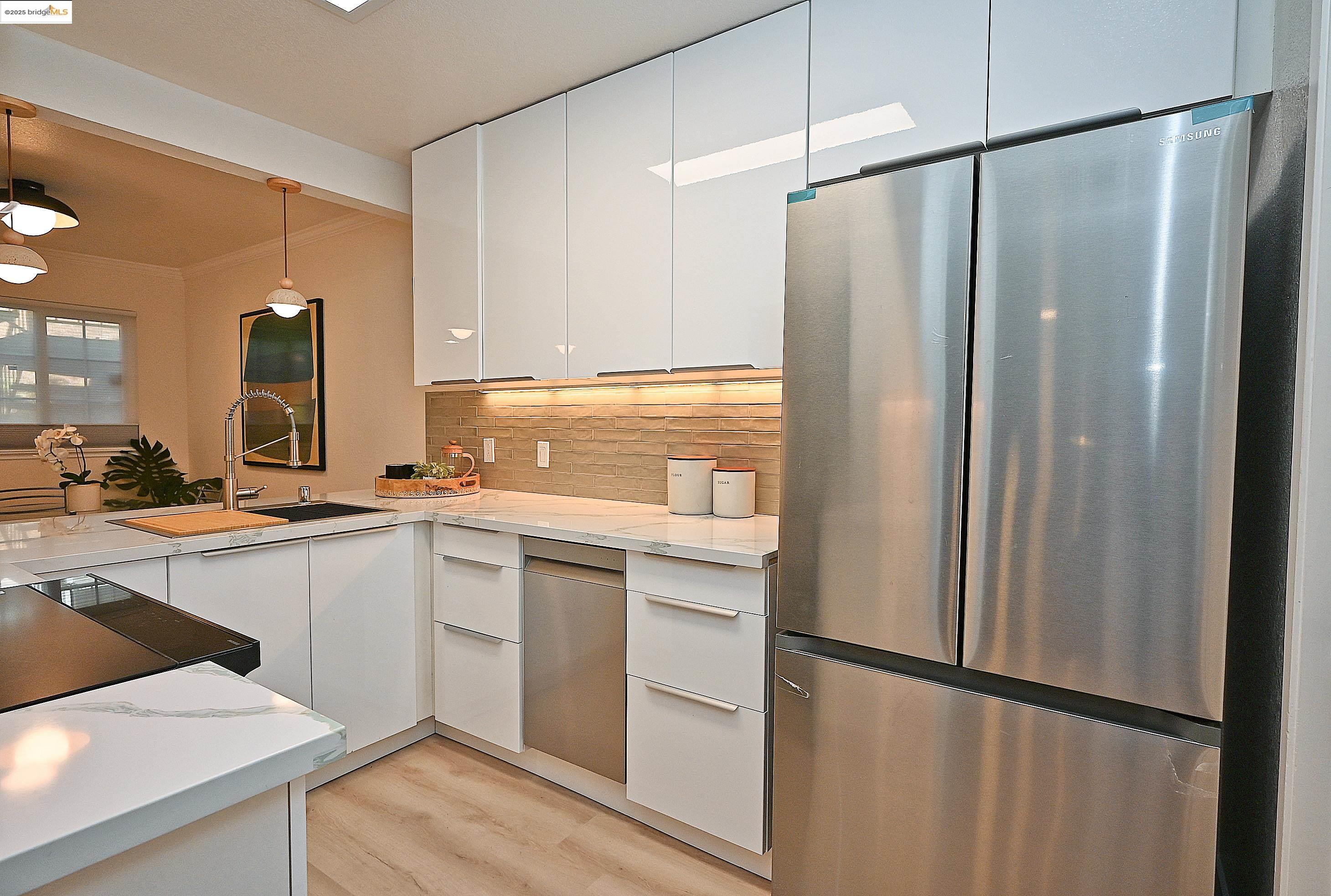 Detail Gallery Image 15 of 43 For 550 Canyon Oaks Dr a,  Oakland,  CA 94605 - 2 Beds | 2 Baths