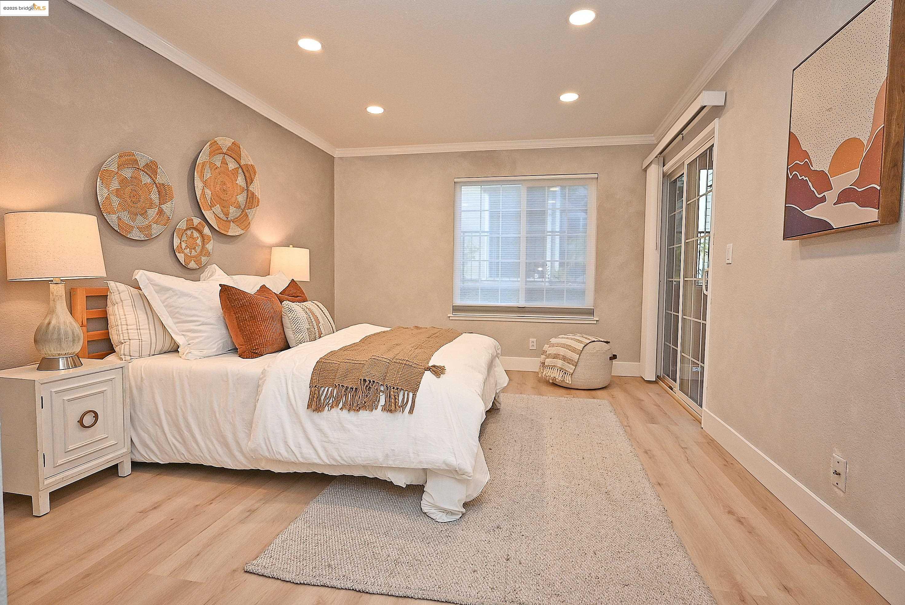 Detail Gallery Image 19 of 43 For 550 Canyon Oaks Dr a,  Oakland,  CA 94605 - 2 Beds | 2 Baths