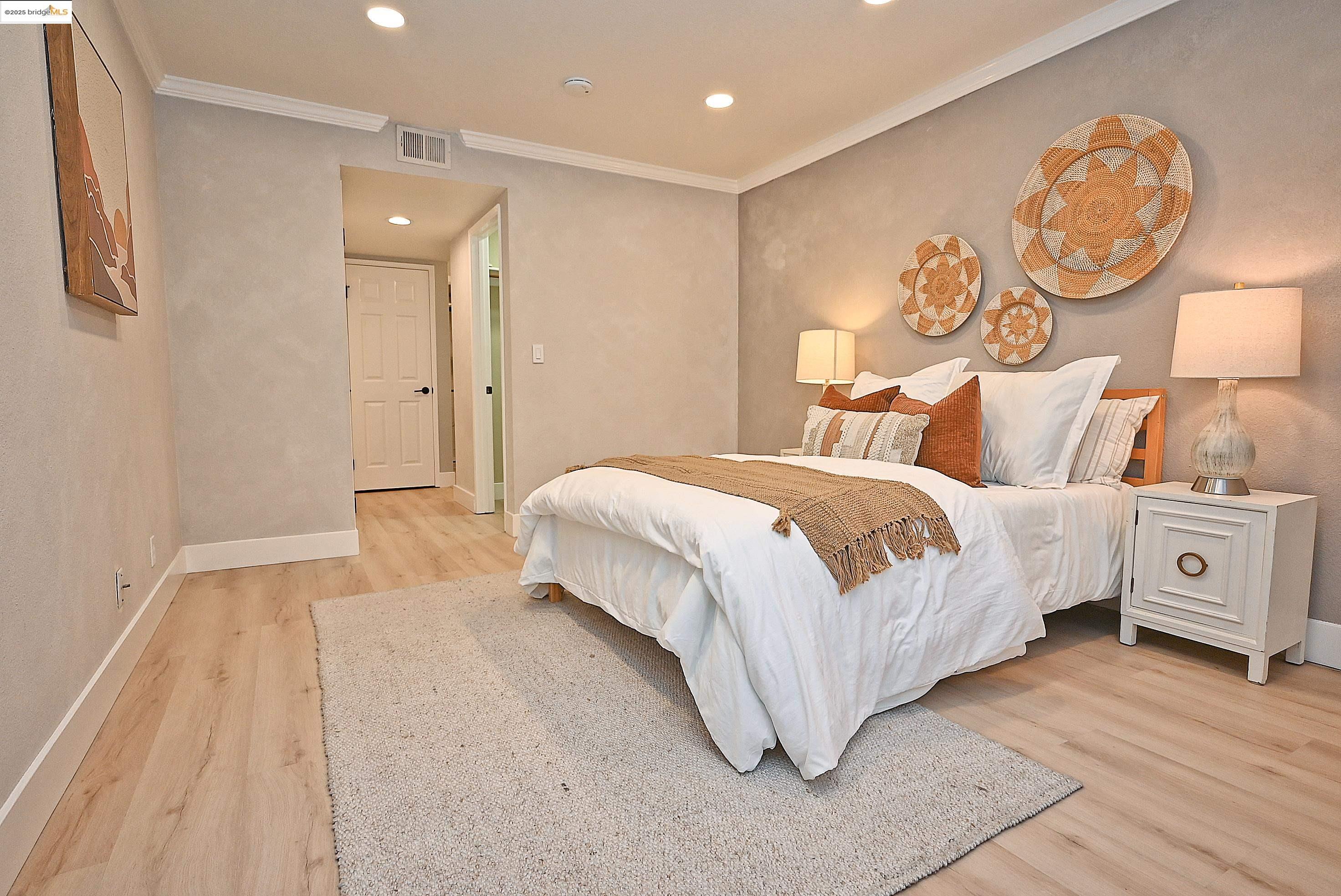 Detail Gallery Image 20 of 43 For 550 Canyon Oaks Dr a,  Oakland,  CA 94605 - 2 Beds | 2 Baths
