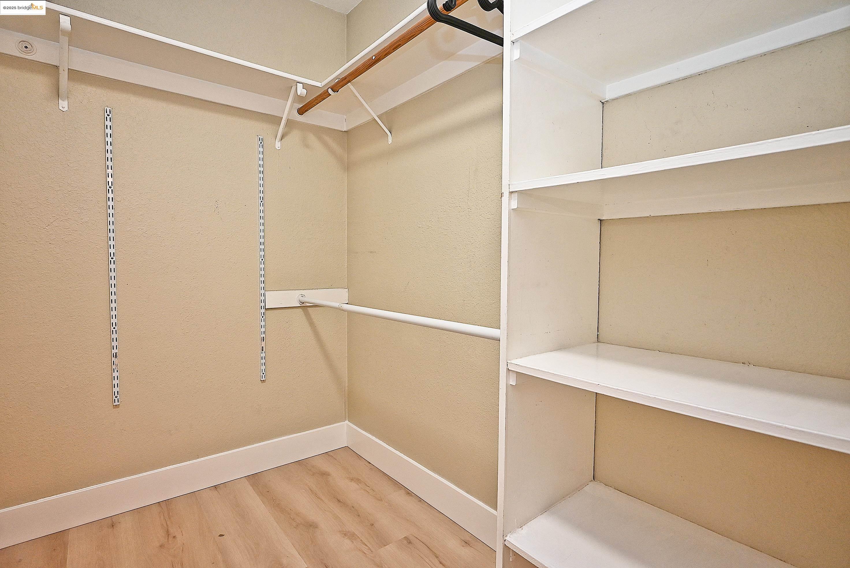 Detail Gallery Image 30 of 43 For 550 Canyon Oaks Dr a,  Oakland,  CA 94605 - 2 Beds | 2 Baths