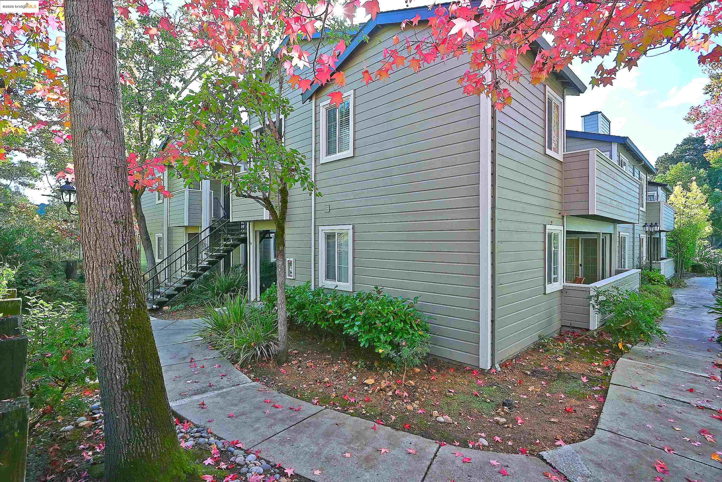 Detail Gallery Image 36 of 43 For 550 Canyon Oaks Dr a,  Oakland,  CA 94605 - 2 Beds | 2 Baths