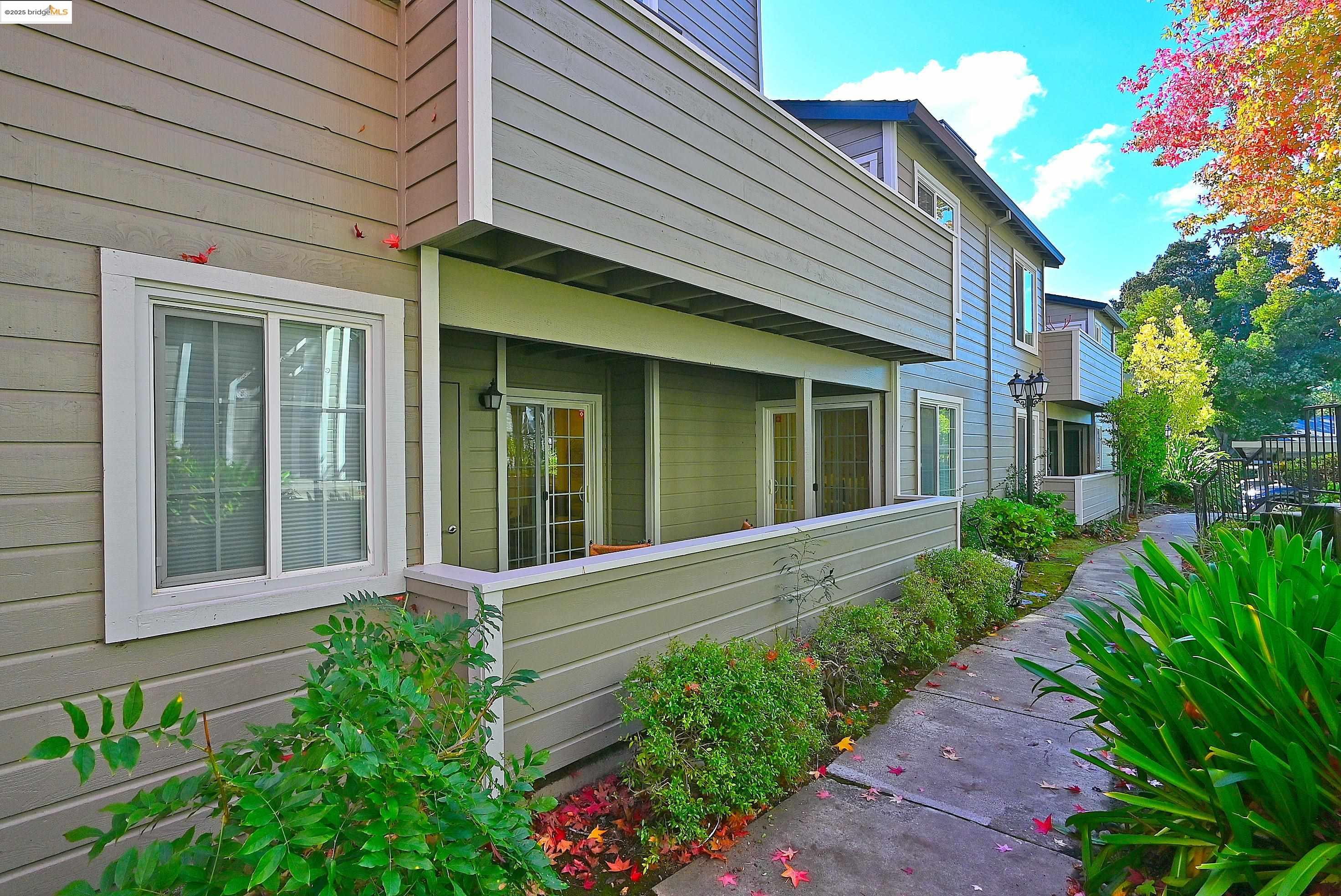 Detail Gallery Image 37 of 43 For 550 Canyon Oaks Dr a,  Oakland,  CA 94605 - 2 Beds | 2 Baths