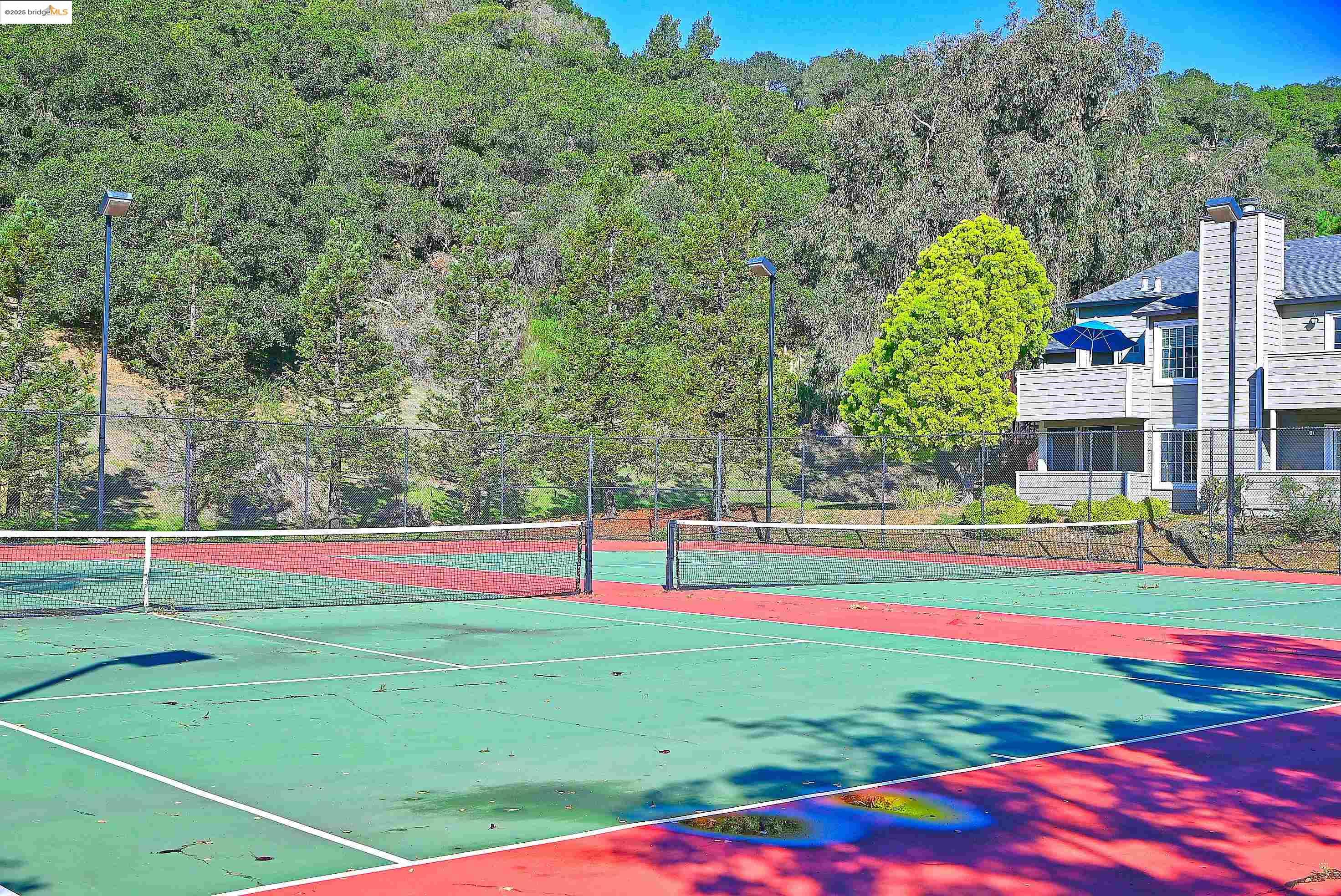 Detail Gallery Image 41 of 43 For 550 Canyon Oaks Dr a,  Oakland,  CA 94605 - 2 Beds | 2 Baths