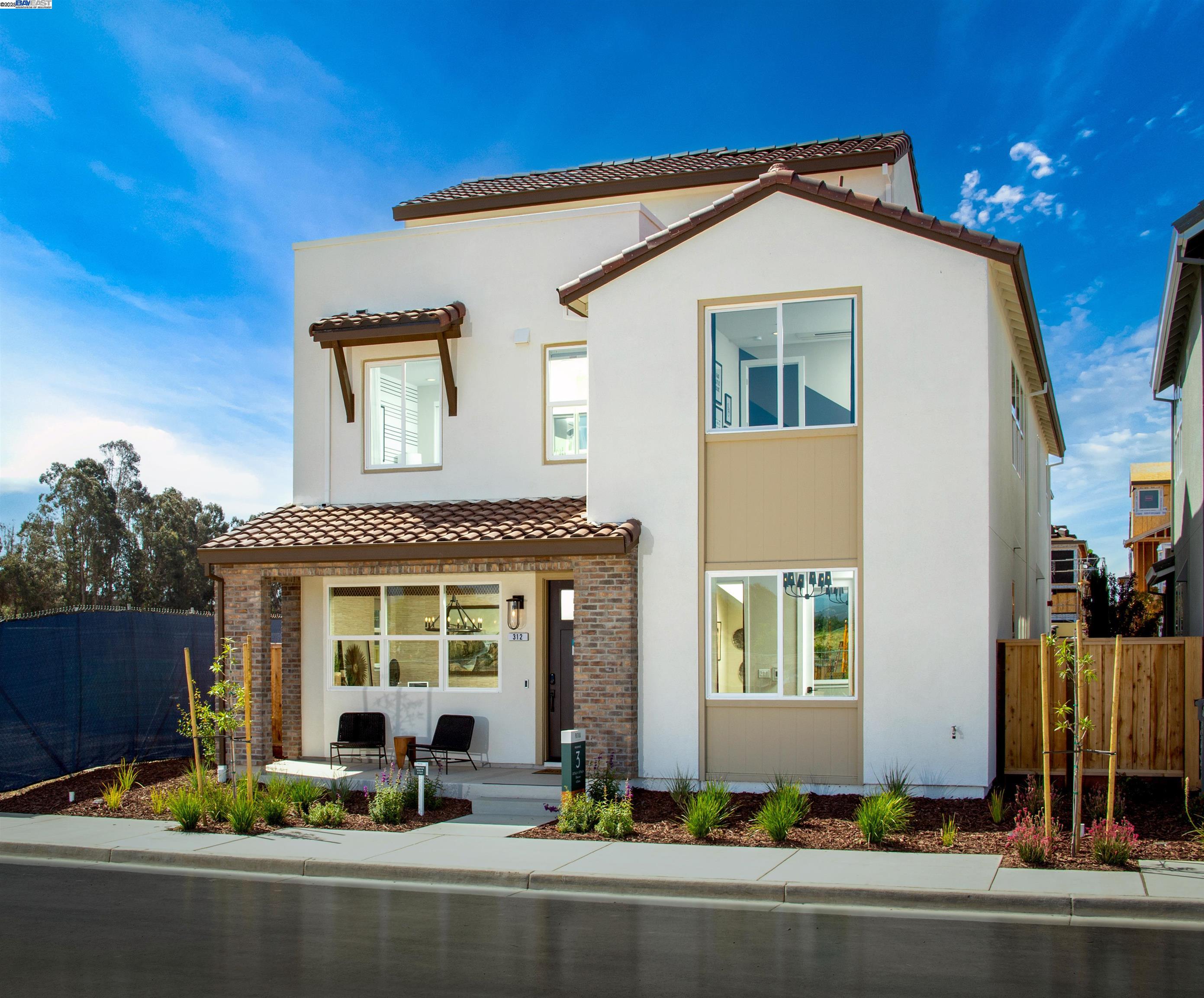 Detail Gallery Image 2 of 25 For 344 Waypoint Drive, Napa,  CA 94558 - 5 Beds | 4/1 Baths