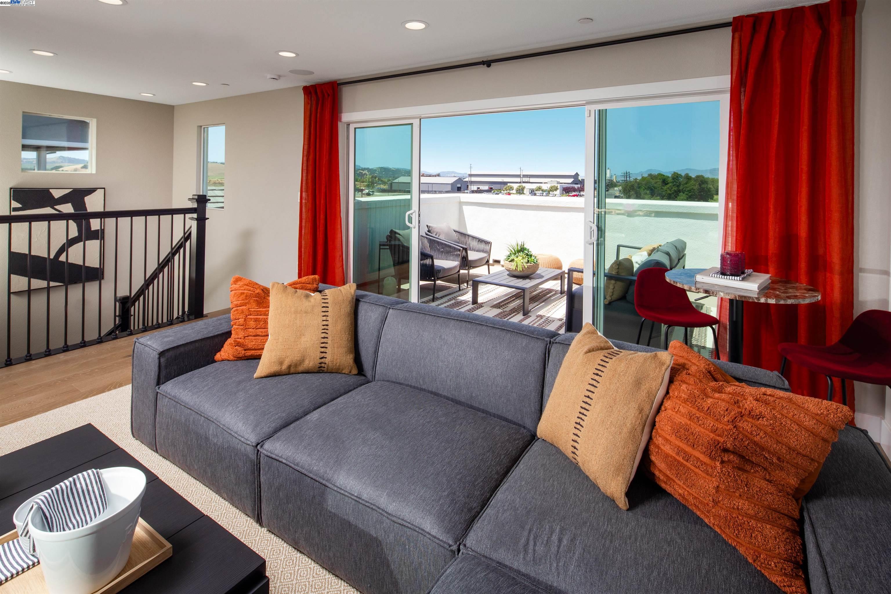 Detail Gallery Image 23 of 25 For 344 Waypoint Drive, Napa,  CA 94558 - 5 Beds | 4/1 Baths