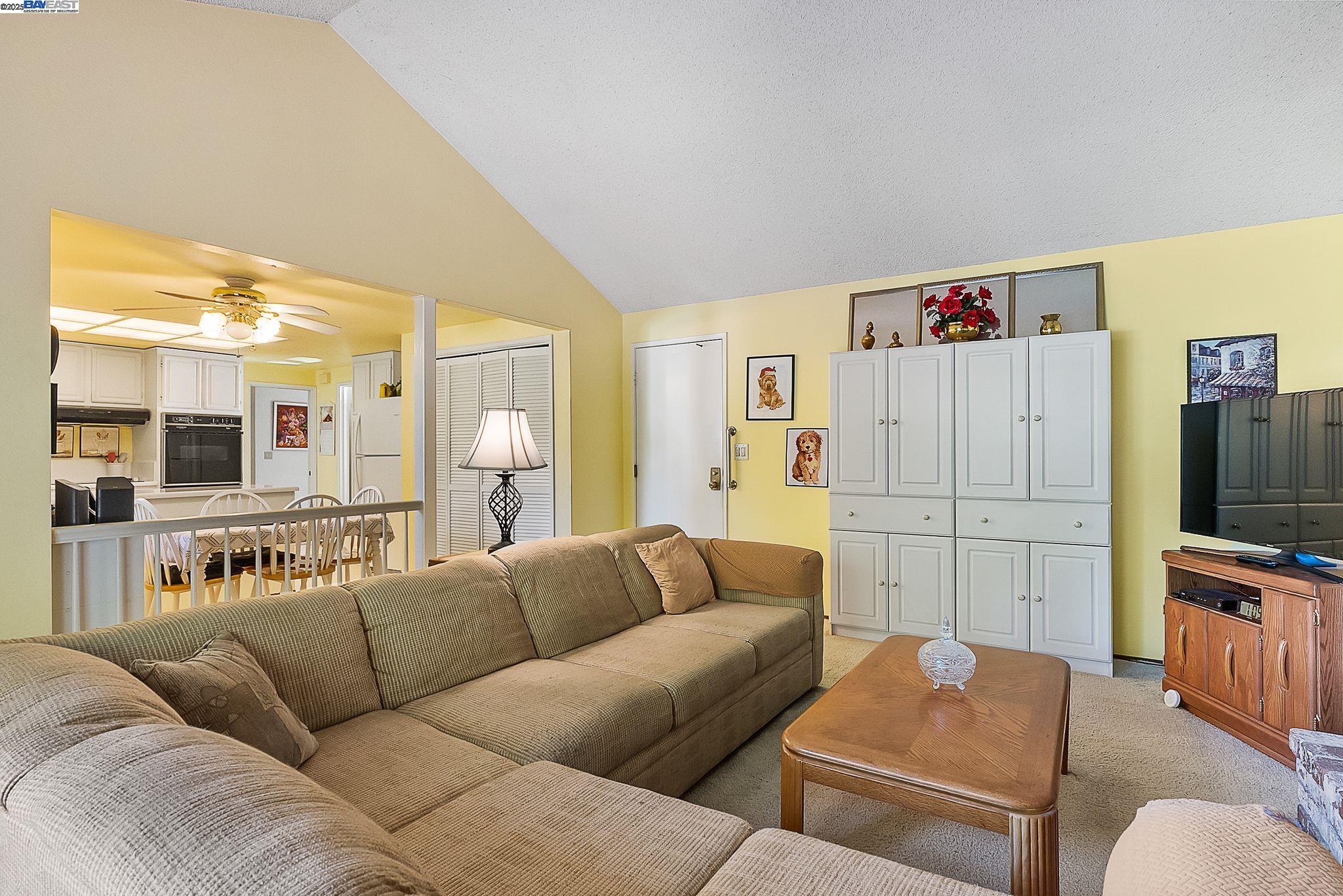 Detail Gallery Image 11 of 35 For 3803 Cheshire Ct, Pleasanton,  CA 94588 - 4 Beds | 2 Baths