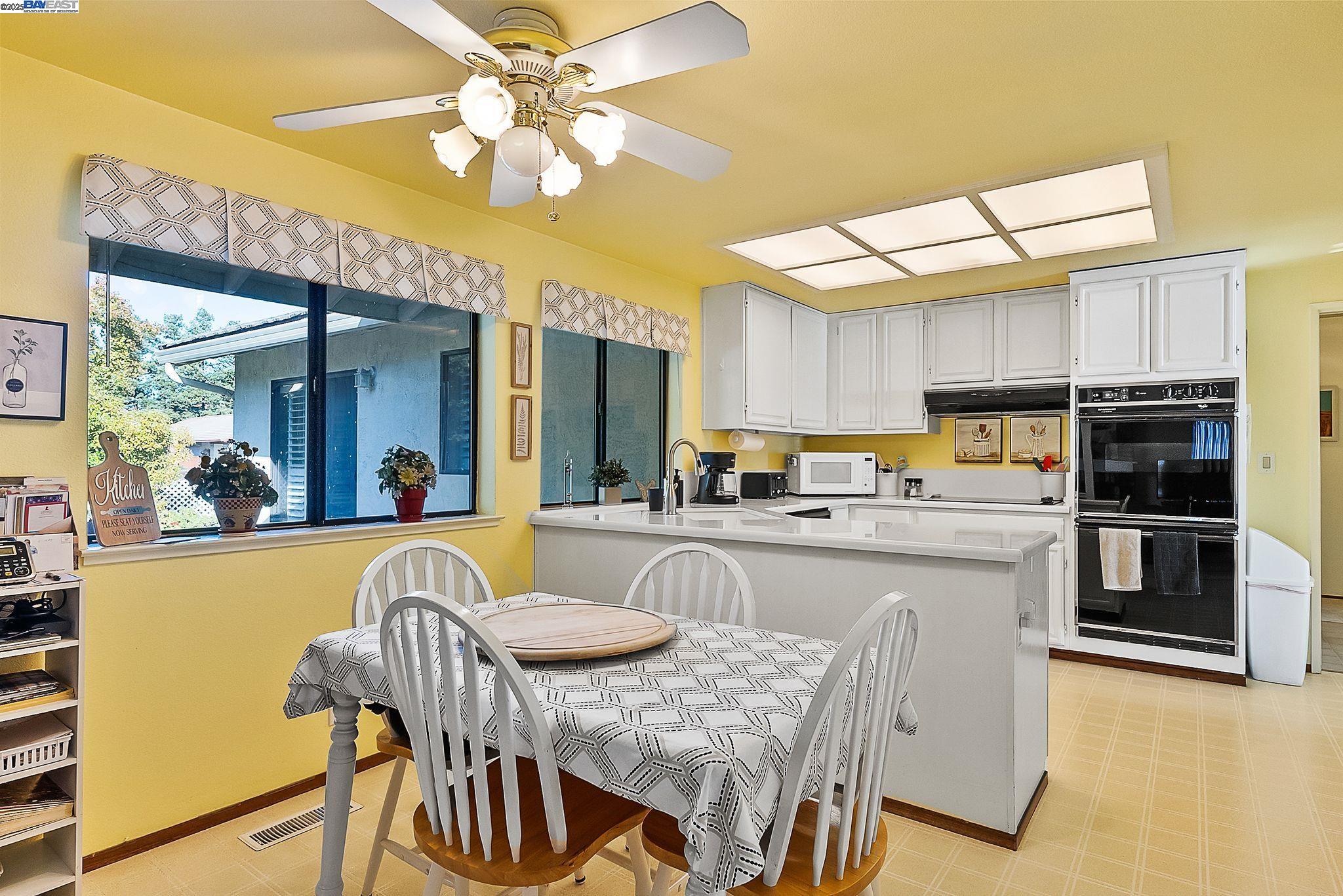 Detail Gallery Image 13 of 35 For 3803 Cheshire Ct, Pleasanton,  CA 94588 - 4 Beds | 2 Baths