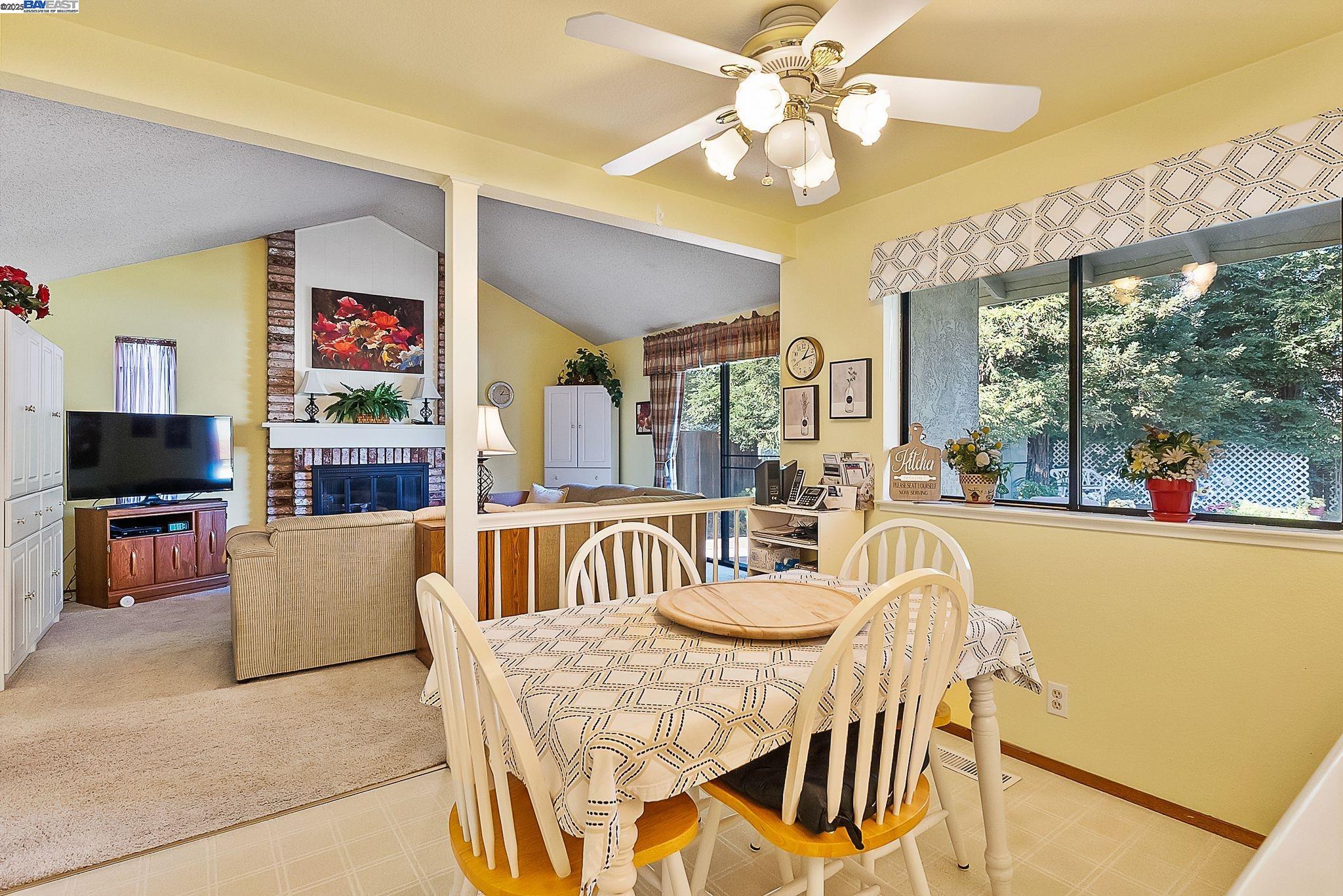 Detail Gallery Image 15 of 35 For 3803 Cheshire Ct, Pleasanton,  CA 94588 - 4 Beds | 2 Baths