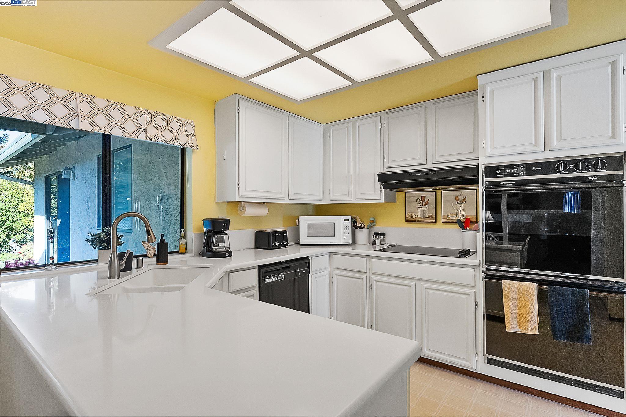 Detail Gallery Image 16 of 35 For 3803 Cheshire Ct, Pleasanton,  CA 94588 - 4 Beds | 2 Baths