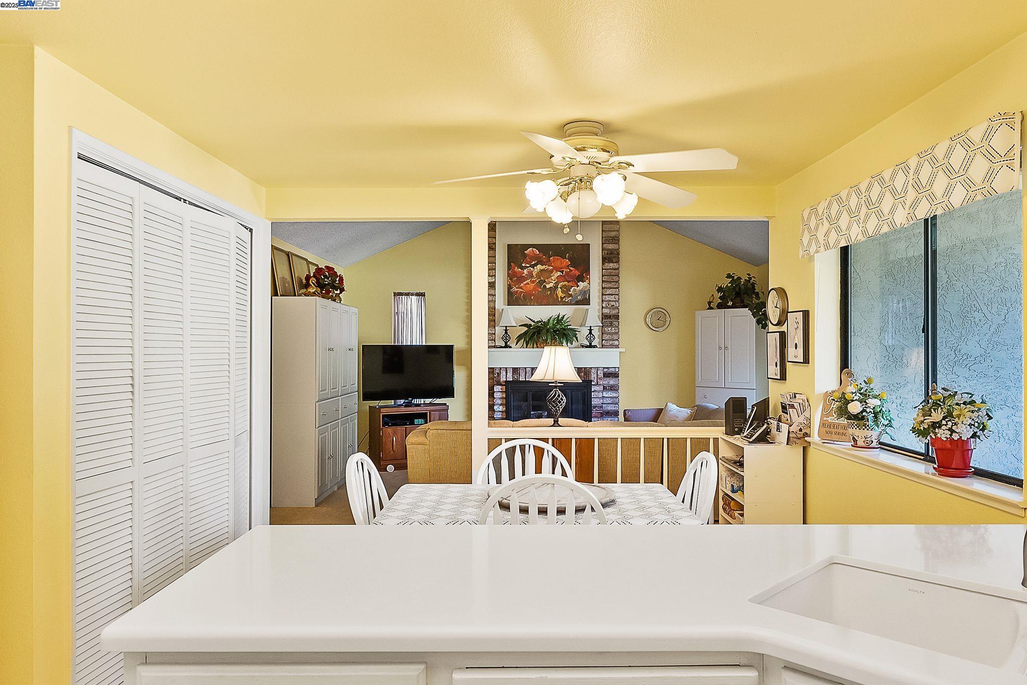 Detail Gallery Image 19 of 35 For 3803 Cheshire Ct, Pleasanton,  CA 94588 - 4 Beds | 2 Baths