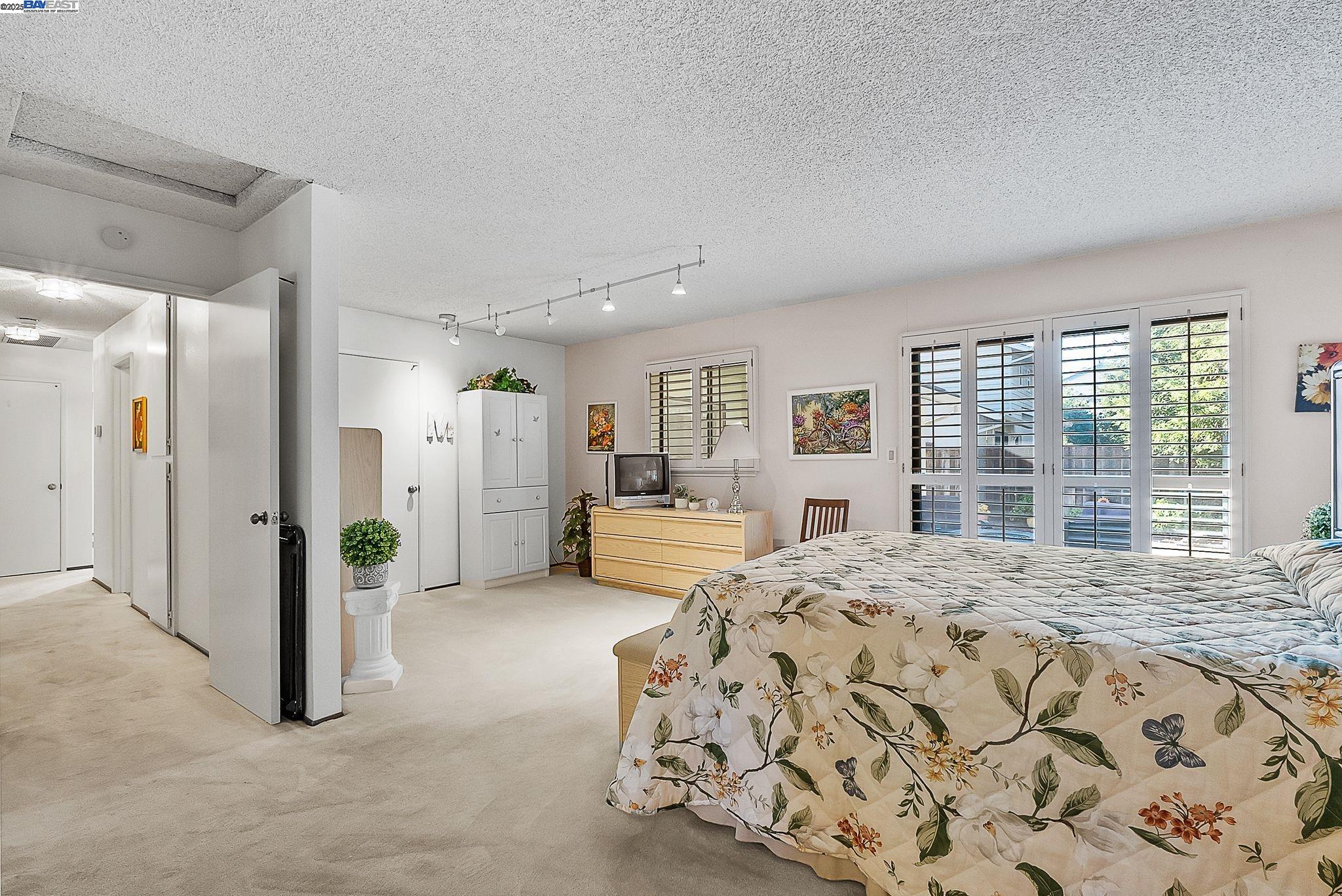 Detail Gallery Image 26 of 35 For 3803 Cheshire Ct, Pleasanton,  CA 94588 - 4 Beds | 2 Baths