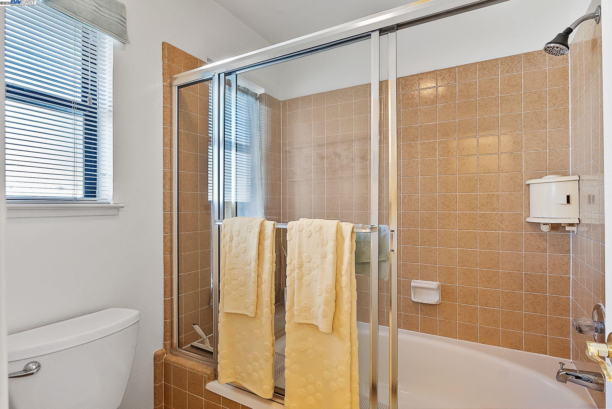 Detail Gallery Image 30 of 35 For 3803 Cheshire Ct, Pleasanton,  CA 94588 - 4 Beds | 2 Baths