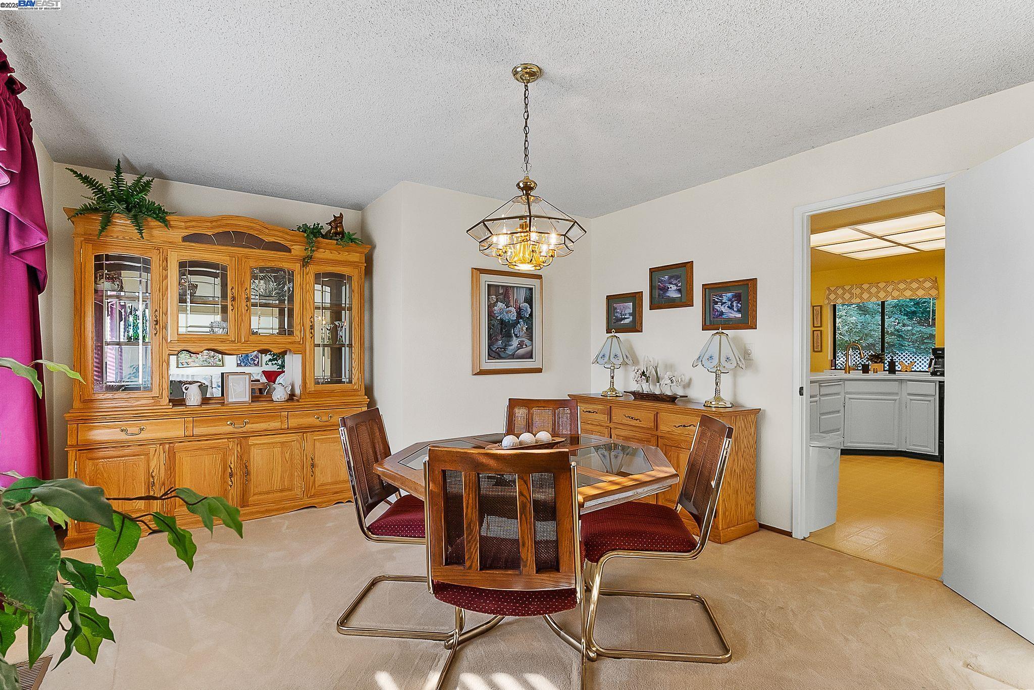 Detail Gallery Image 5 of 35 For 3803 Cheshire Ct, Pleasanton,  CA 94588 - 4 Beds | 2 Baths