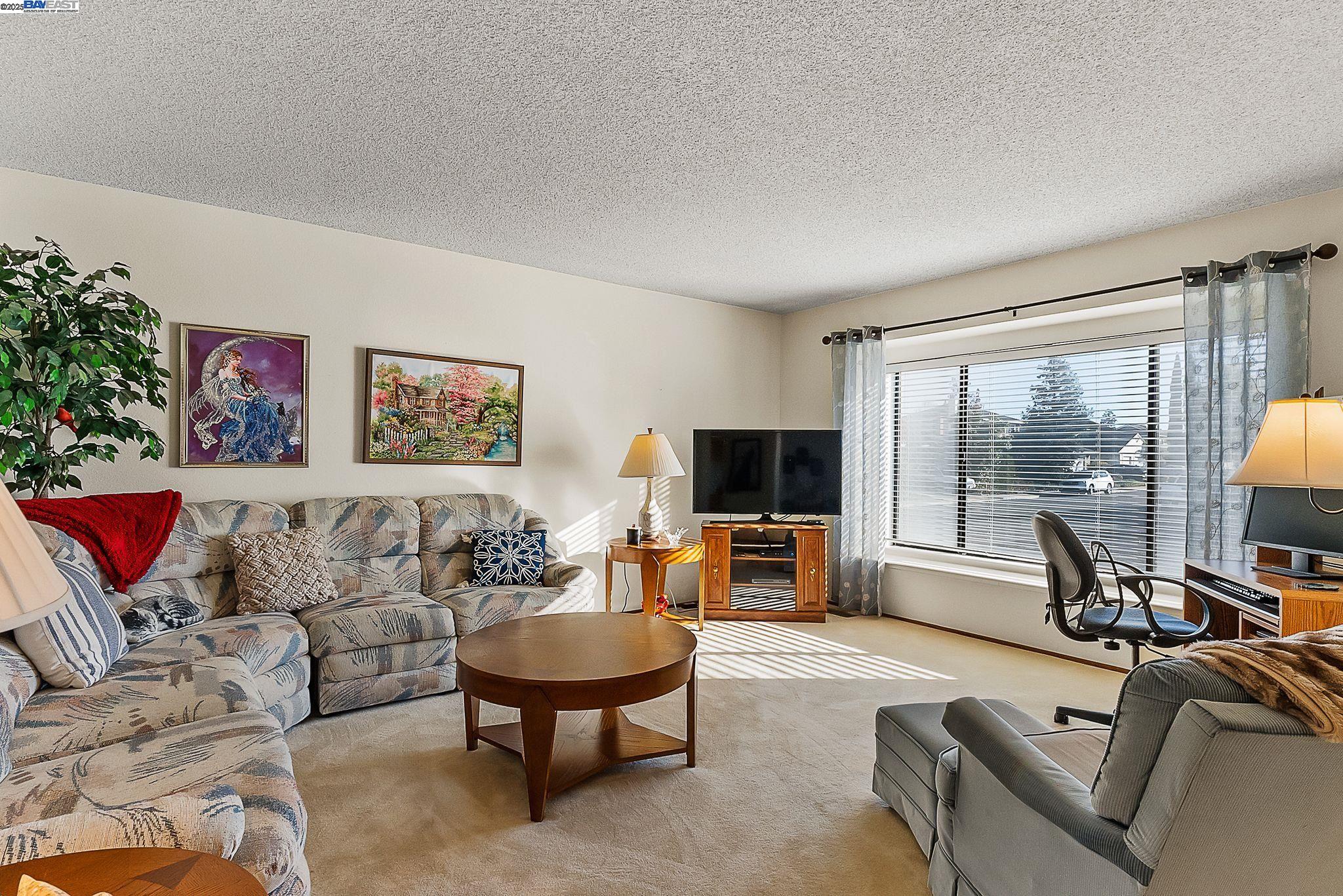 Detail Gallery Image 7 of 35 For 3803 Cheshire Ct, Pleasanton,  CA 94588 - 4 Beds | 2 Baths