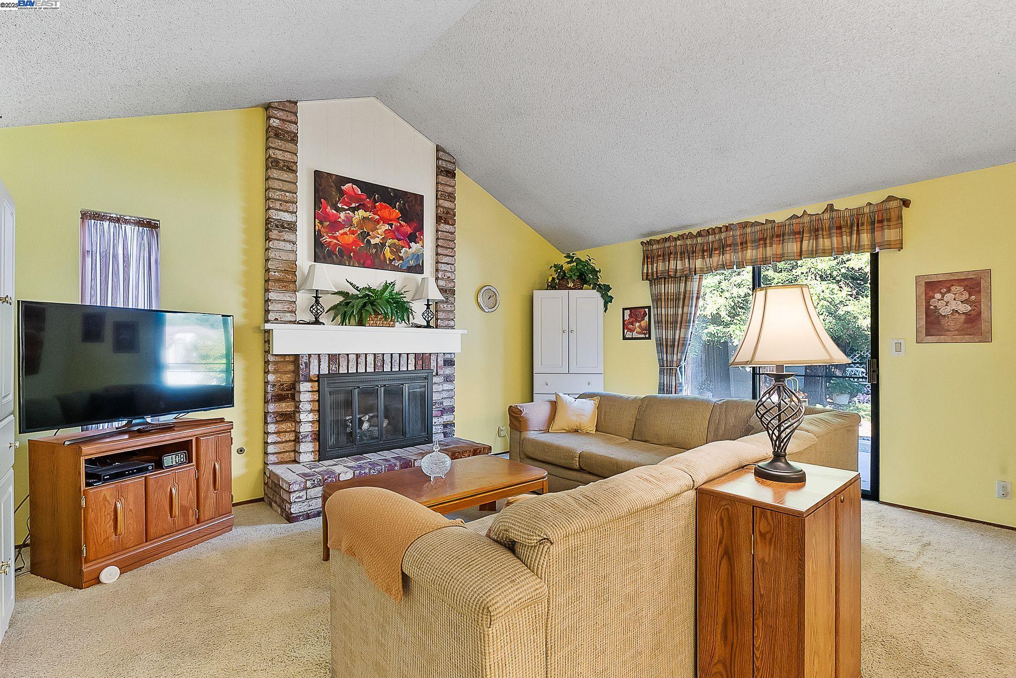 Detail Gallery Image 9 of 35 For 3803 Cheshire Ct, Pleasanton,  CA 94588 - 4 Beds | 2 Baths