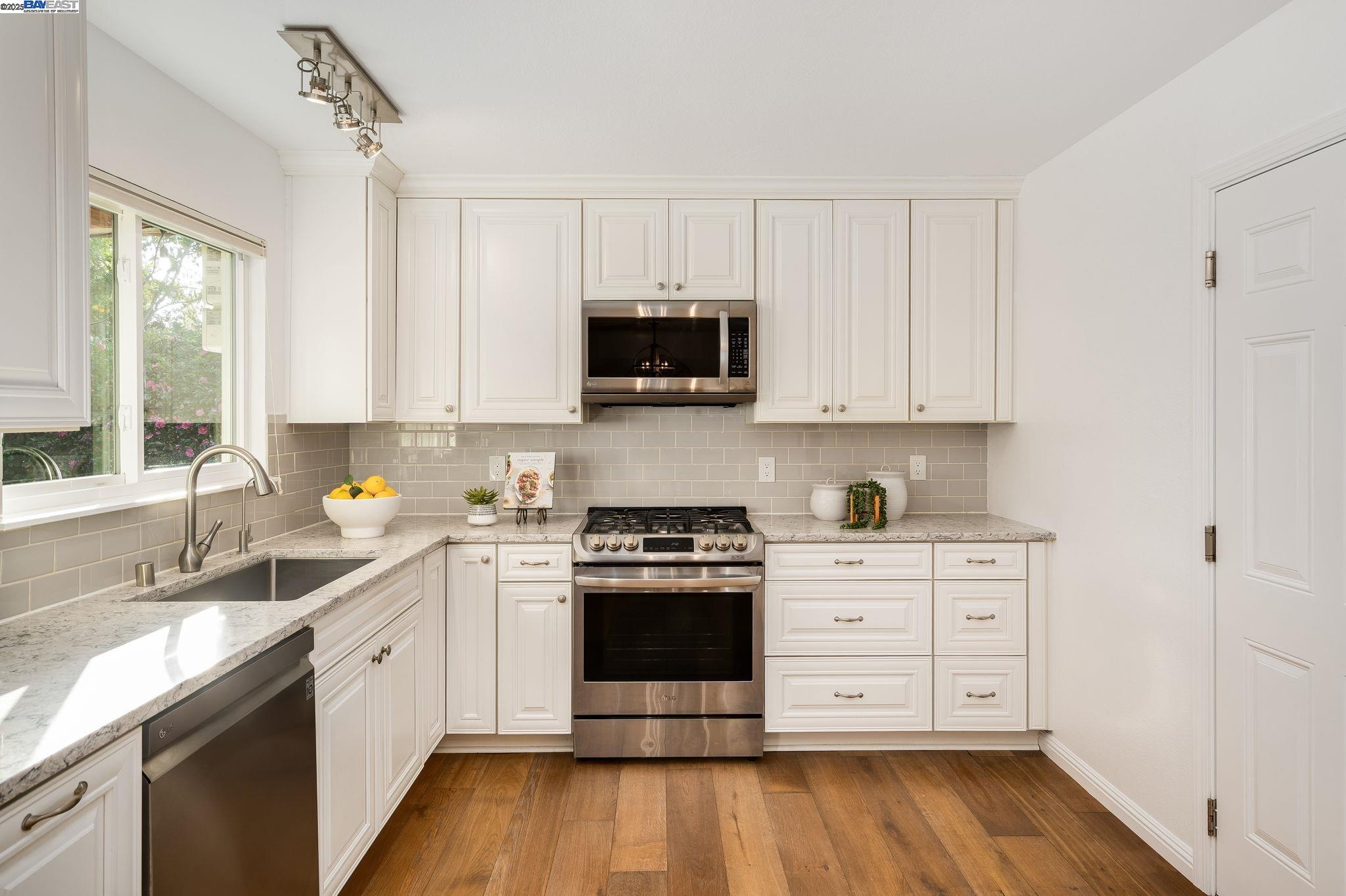 Detail Gallery Image 13 of 36 For 7632 Ashford Way, Dublin,  CA 94568 - 3 Beds | 2 Baths