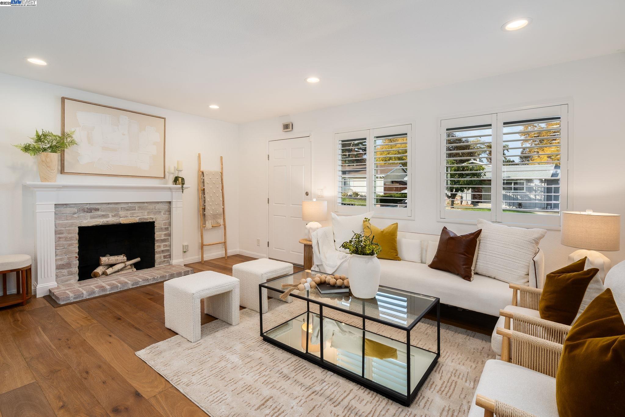 Detail Gallery Image 5 of 36 For 7632 Ashford Way, Dublin,  CA 94568 - 3 Beds | 2 Baths