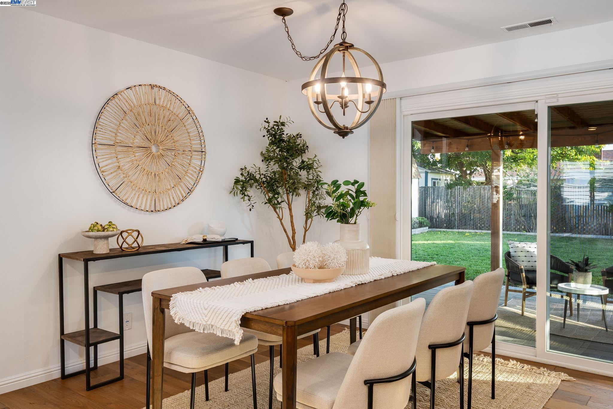 Detail Gallery Image 7 of 36 For 7632 Ashford Way, Dublin,  CA 94568 - 3 Beds | 2 Baths