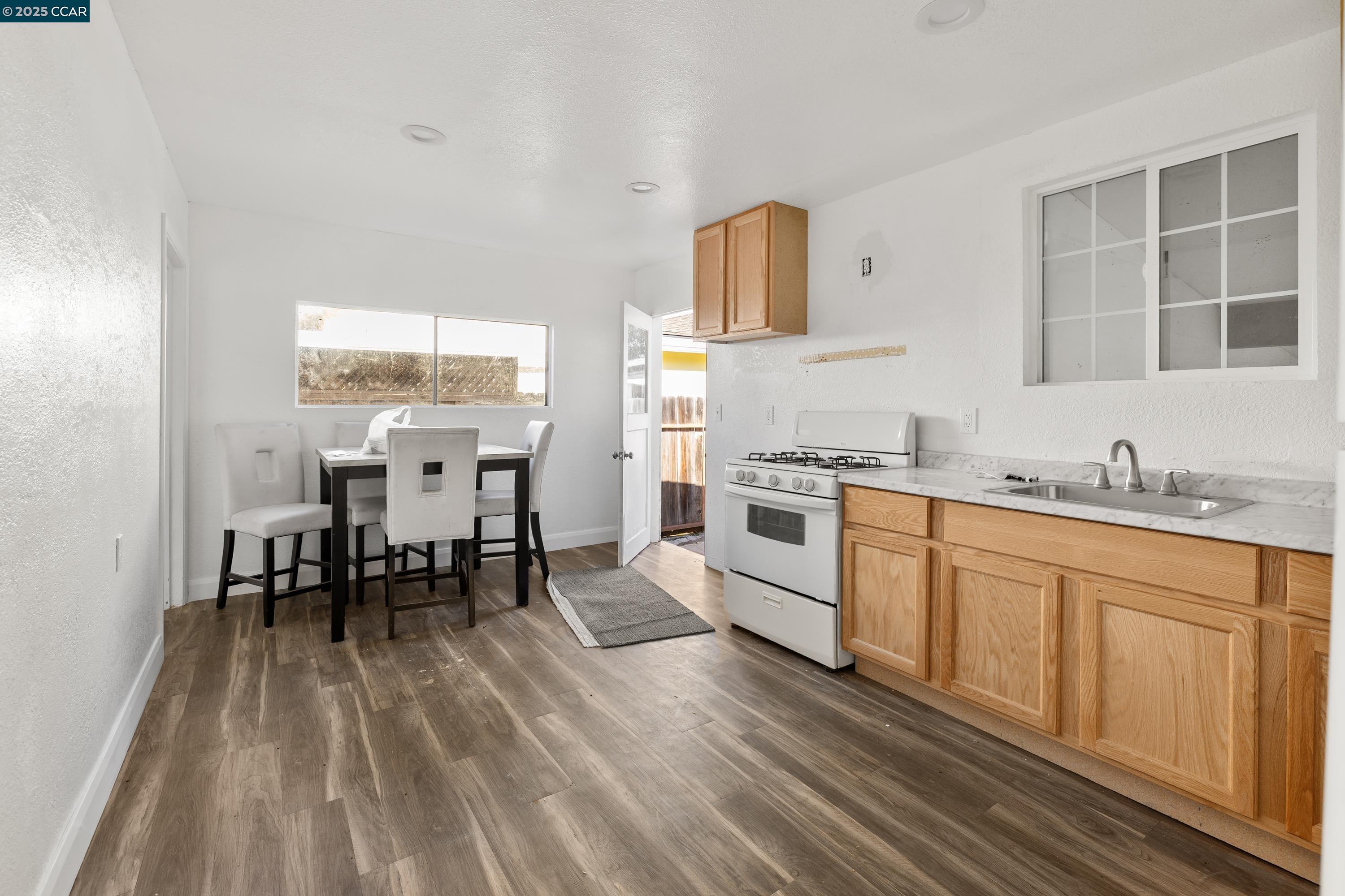 Detail Gallery Image 29 of 40 For 770 San Benito Ave, Menlo Park,  CA 94025 - 2 Beds | 1 Baths