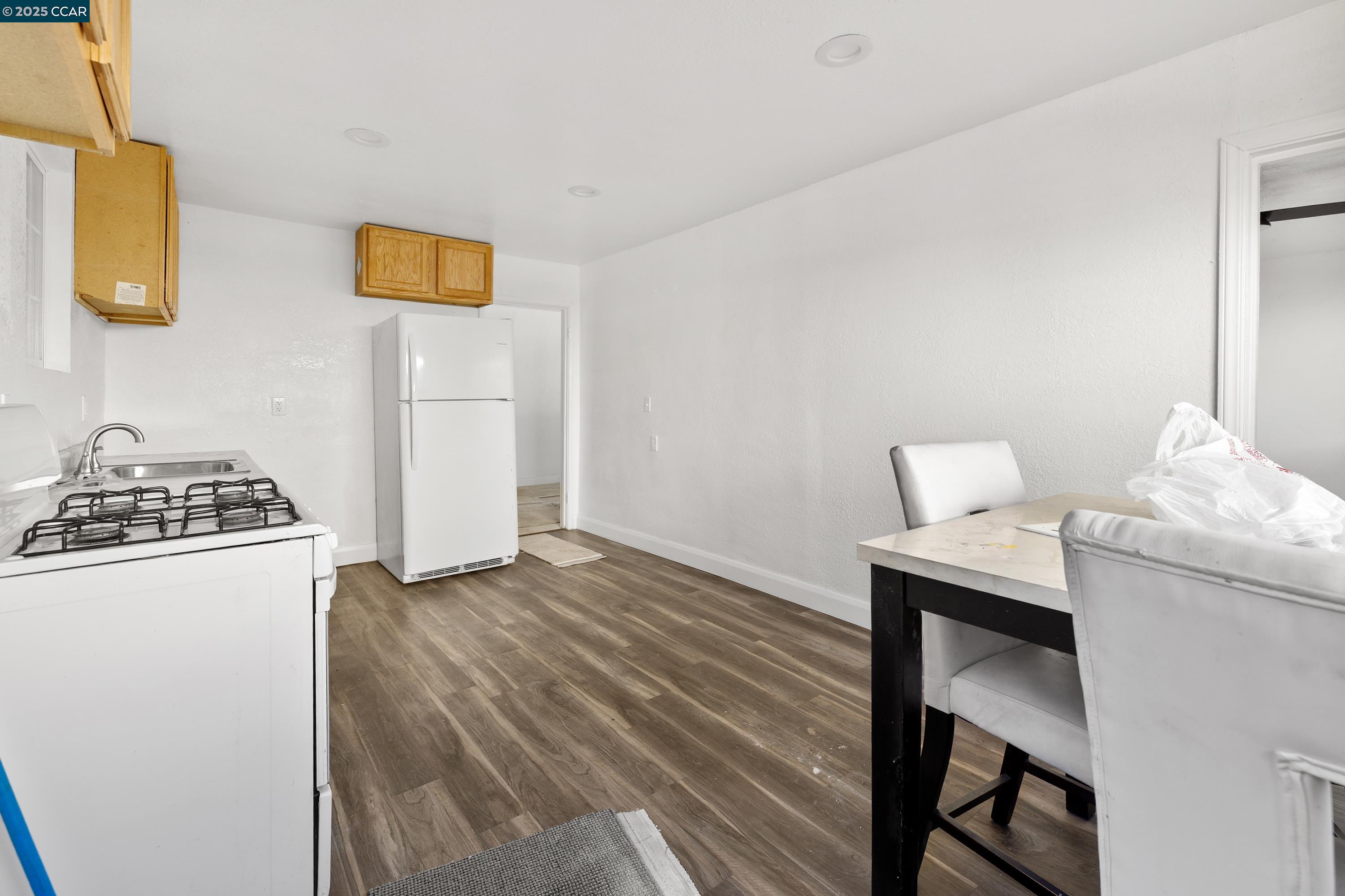 Detail Gallery Image 30 of 40 For 770 San Benito Ave, Menlo Park,  CA 94025 - 2 Beds | 1 Baths