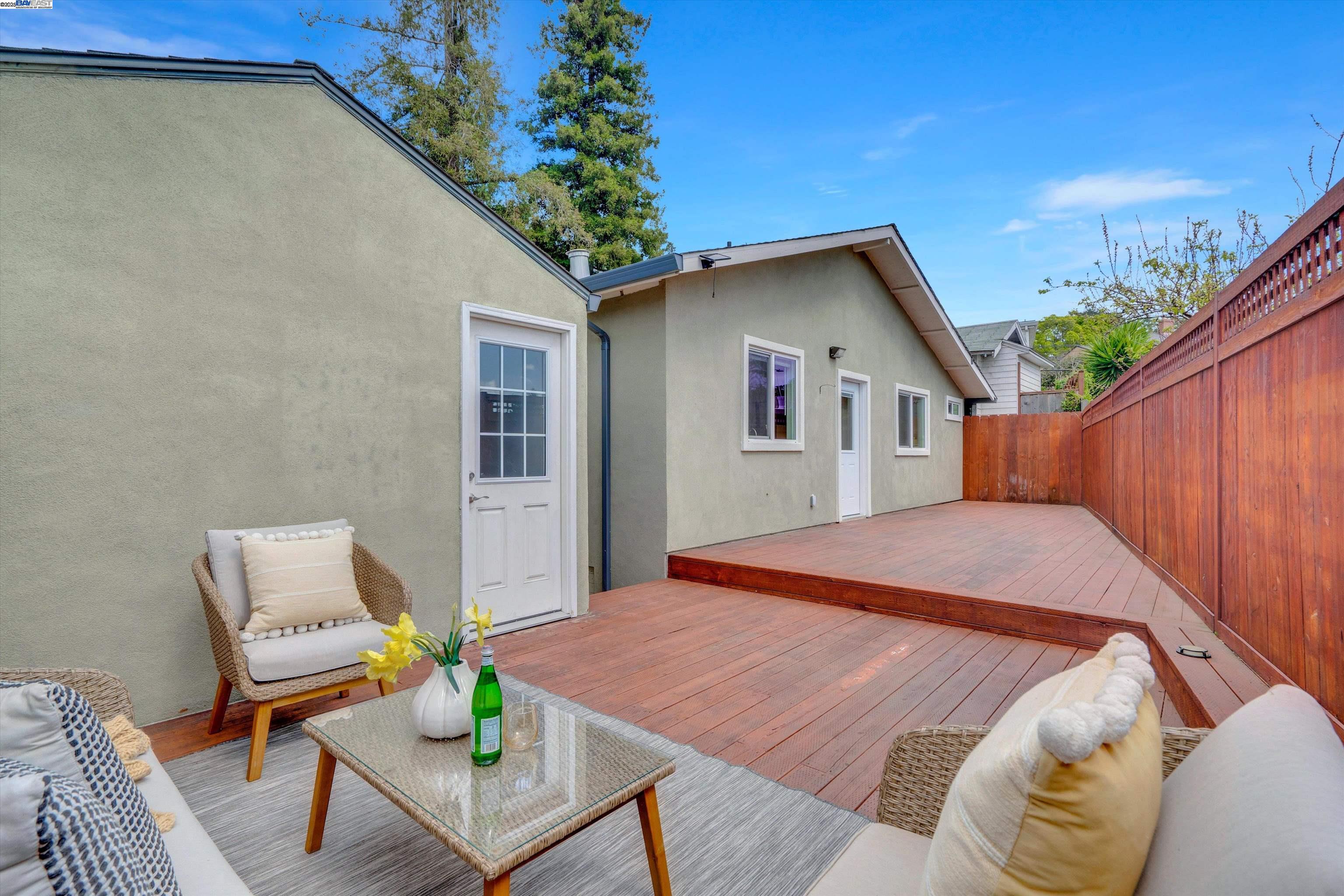 Detail Gallery Image 27 of 32 For 4433 Fair Ave, Oakland,  CA 94619 - 4 Beds | 3 Baths