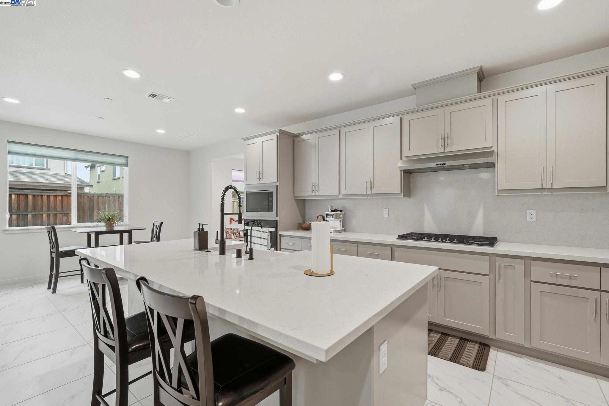 Detail Gallery Image 14 of 60 For 3039 Paxton Ct, Lathrop,  CA 95330 - 5 Beds | 4/1 Baths