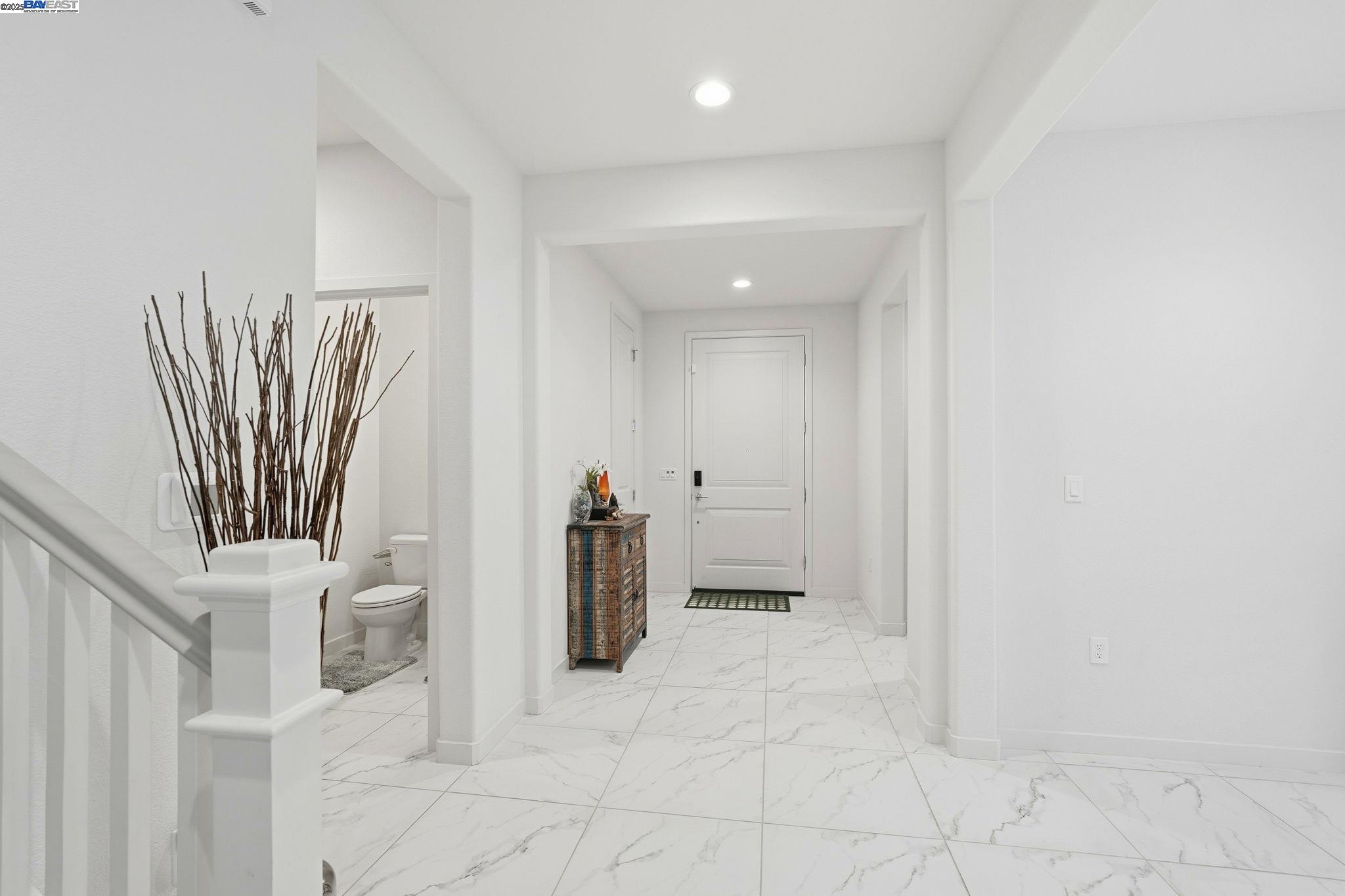 Detail Gallery Image 4 of 60 For 3039 Paxton Ct, Lathrop,  CA 95330 - 5 Beds | 4/1 Baths