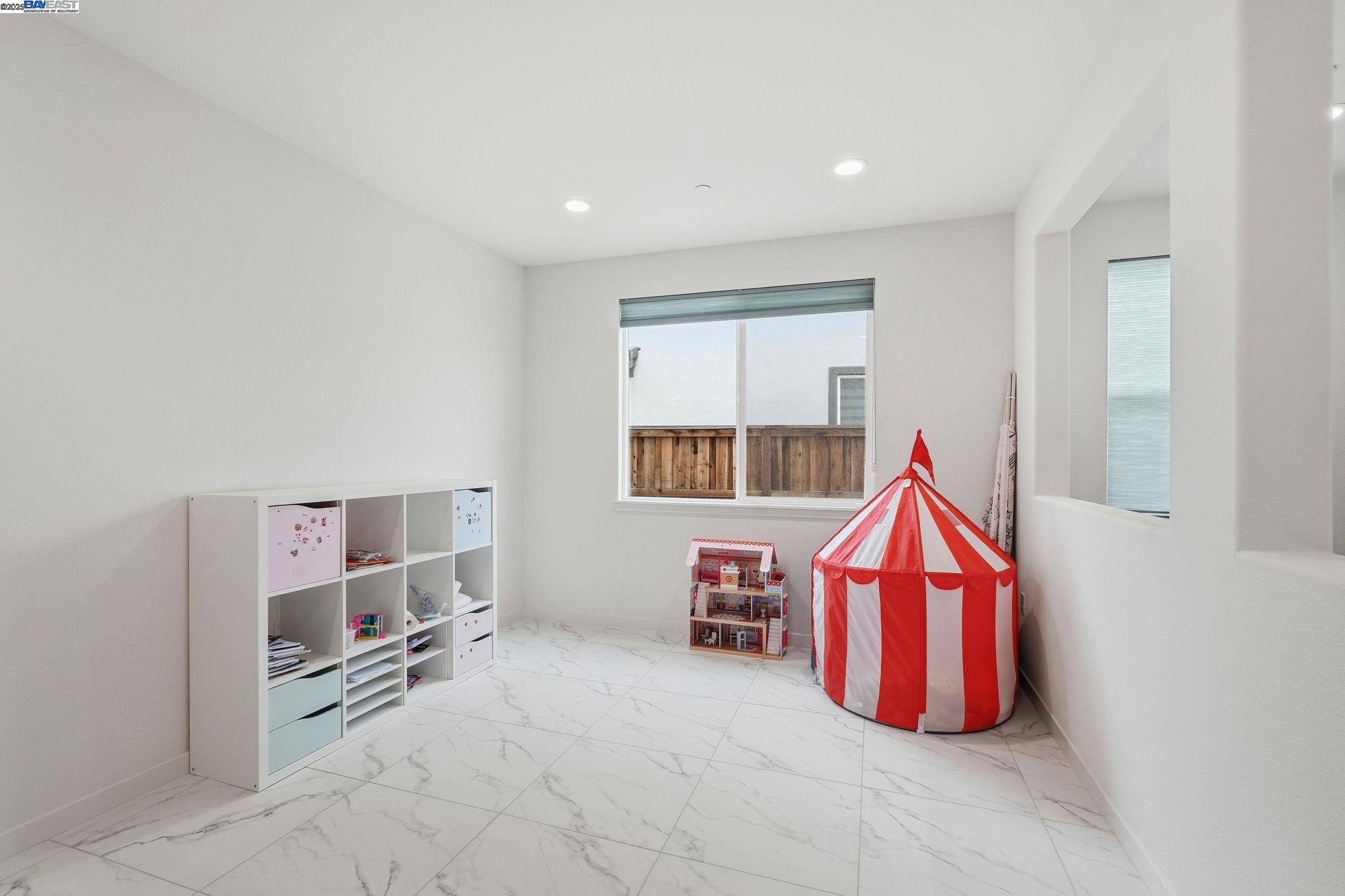 Detail Gallery Image 8 of 60 For 3039 Paxton Ct, Lathrop,  CA 95330 - 5 Beds | 4/1 Baths