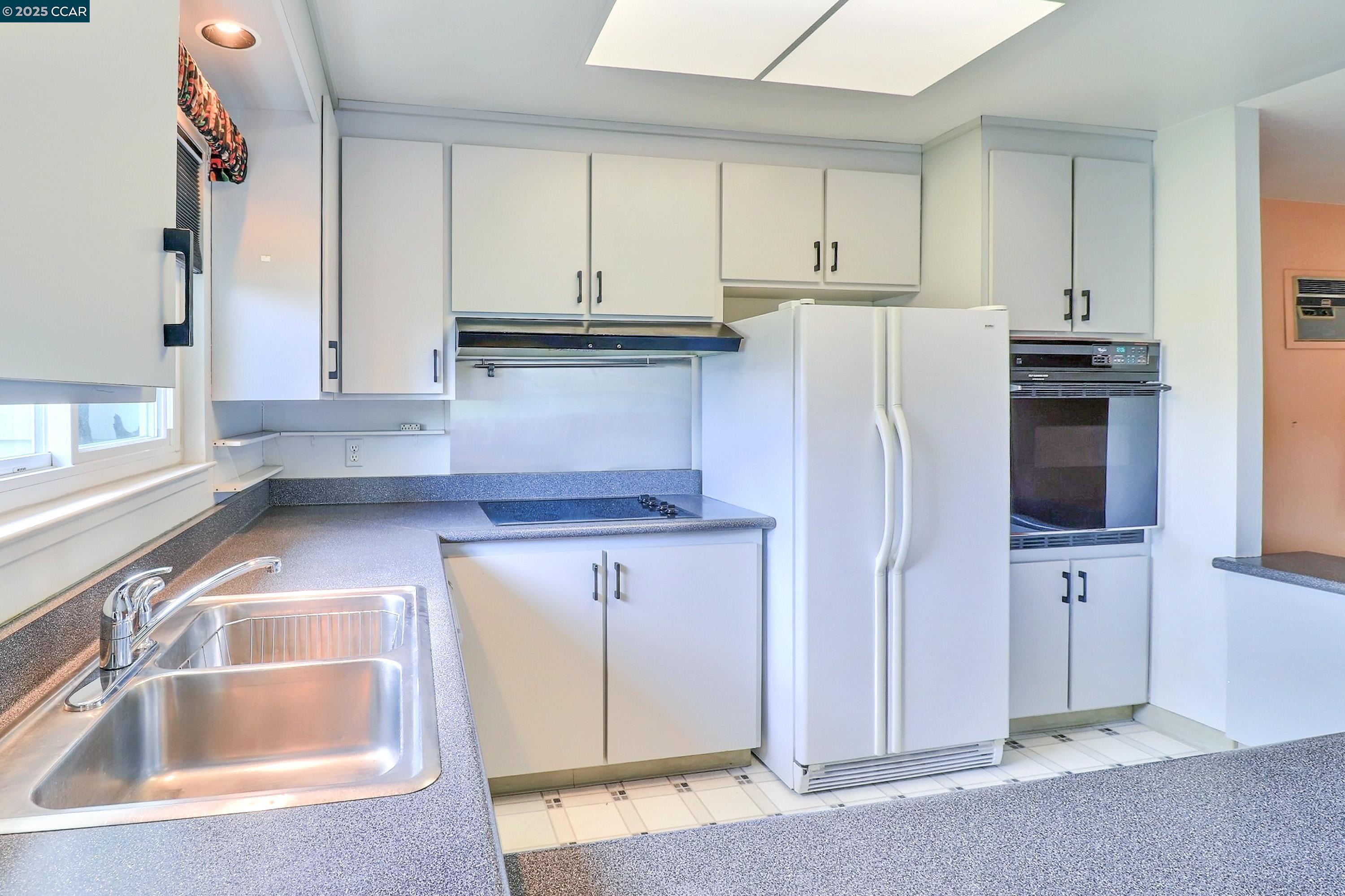 Detail Gallery Image 13 of 41 For 4420 Crestwood Cir, Concord,  CA 94521 - 4 Beds | 2 Baths