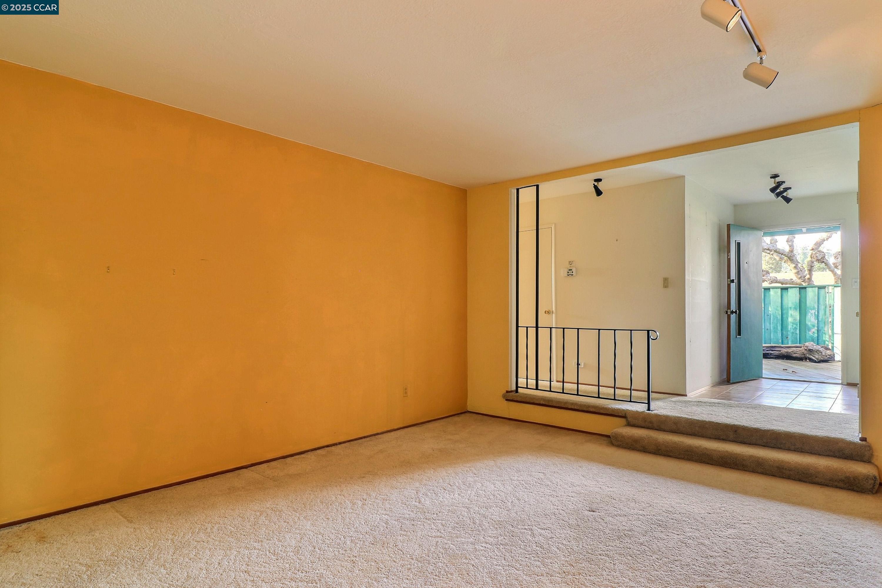 Detail Gallery Image 20 of 41 For 4420 Crestwood Cir, Concord,  CA 94521 - 4 Beds | 2 Baths