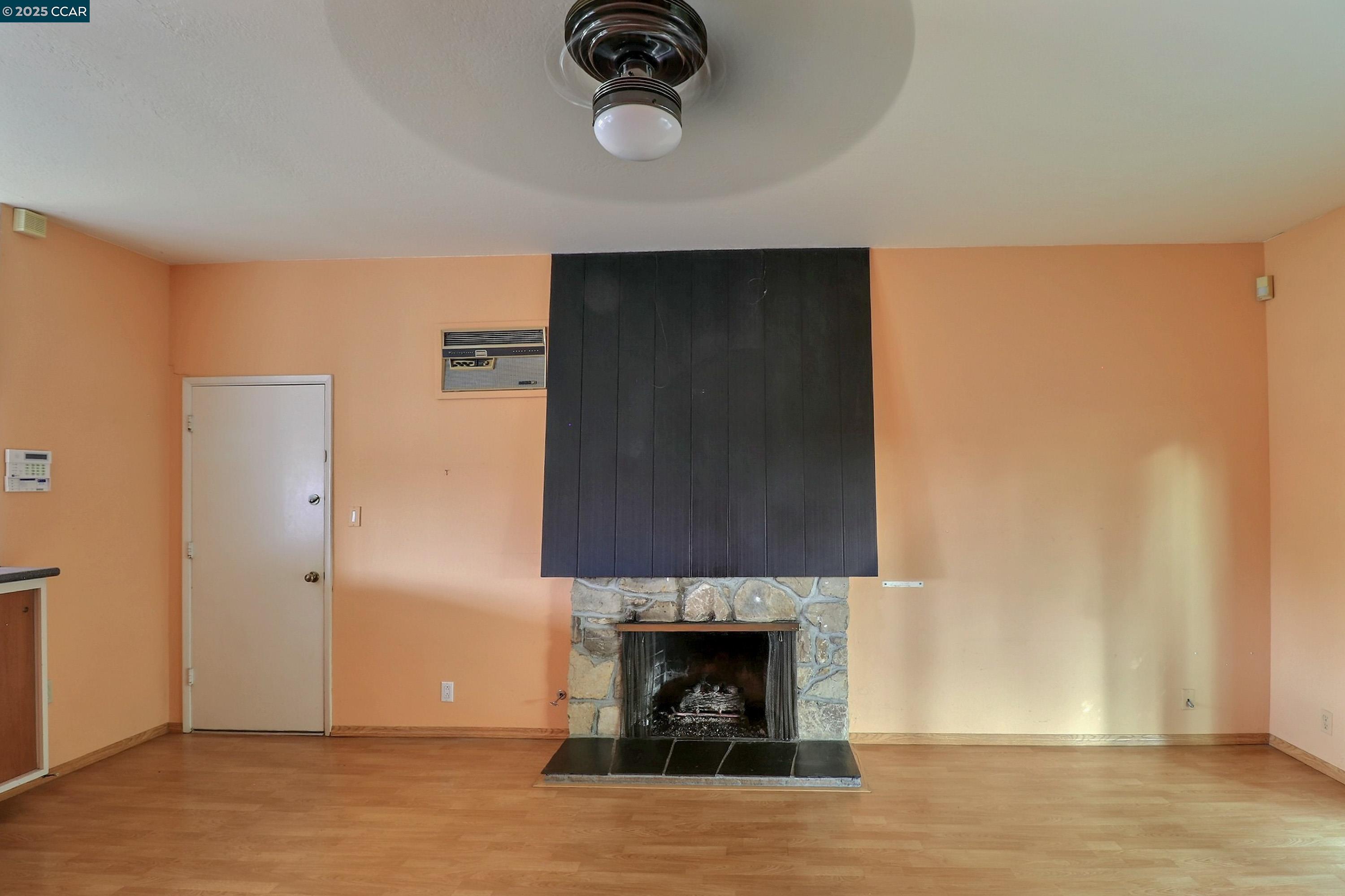 Detail Gallery Image 29 of 41 For 4420 Crestwood Cir, Concord,  CA 94521 - 4 Beds | 2 Baths