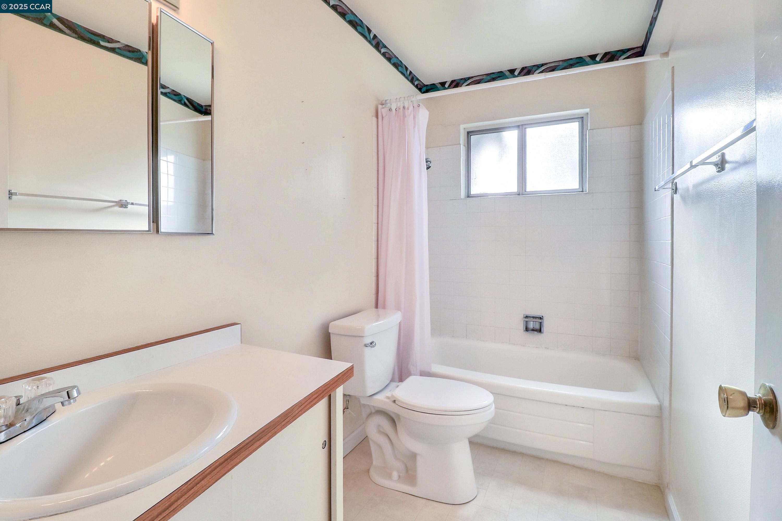 Detail Gallery Image 30 of 41 For 4420 Crestwood Cir, Concord,  CA 94521 - 4 Beds | 2 Baths