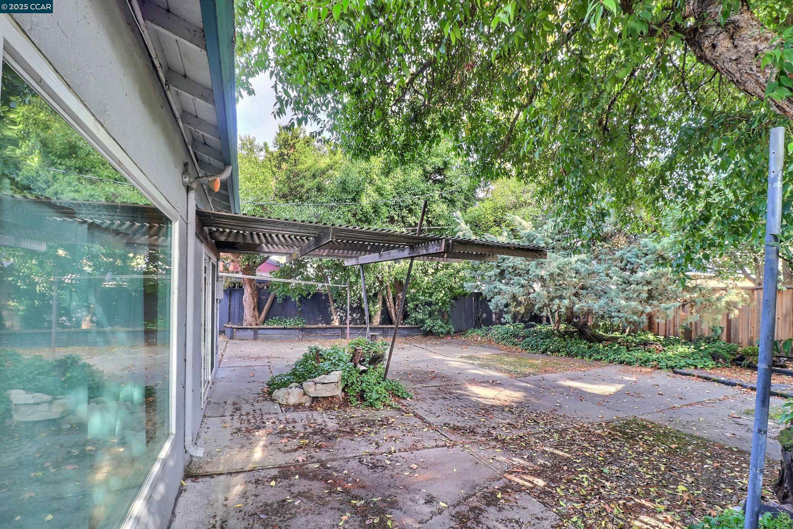 Detail Gallery Image 36 of 41 For 4420 Crestwood Cir, Concord,  CA 94521 - 4 Beds | 2 Baths