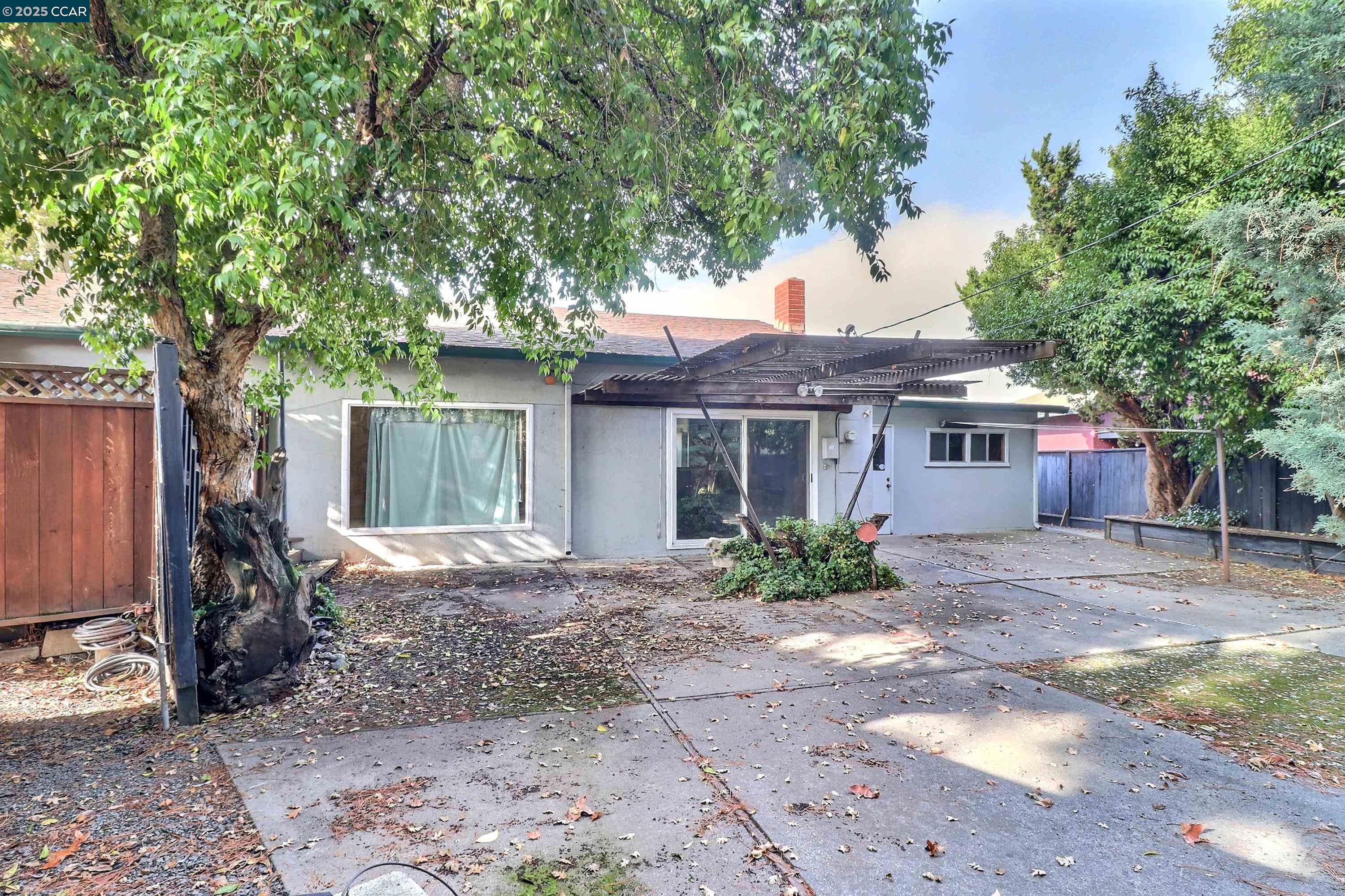 Detail Gallery Image 37 of 41 For 4420 Crestwood Cir, Concord,  CA 94521 - 4 Beds | 2 Baths