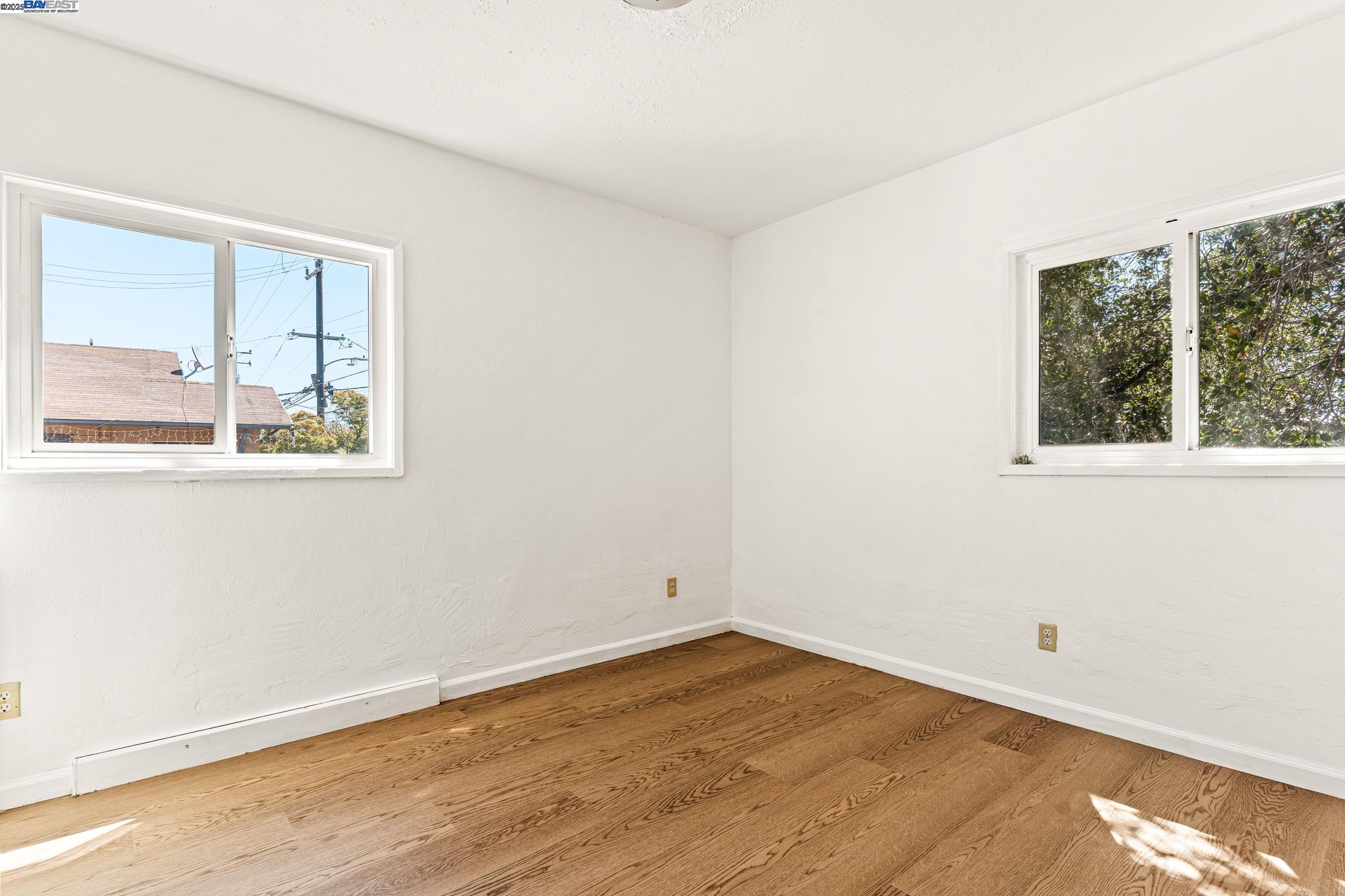 Detail Gallery Image 17 of 49 For 1015 82nd Ave, Oakland,  CA 94621 - 5 Beds | 3 Baths