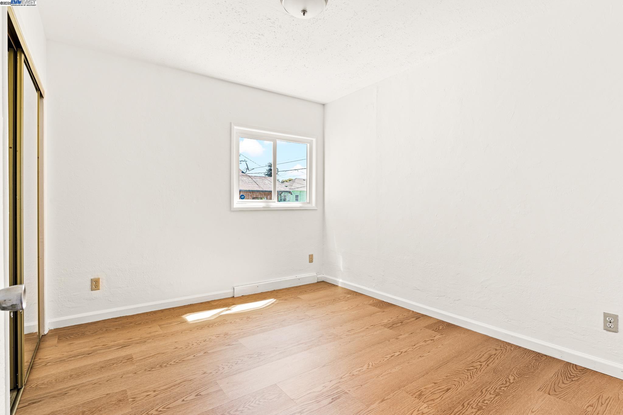 Detail Gallery Image 19 of 49 For 1015 82nd Ave, Oakland,  CA 94621 - 5 Beds | 3 Baths