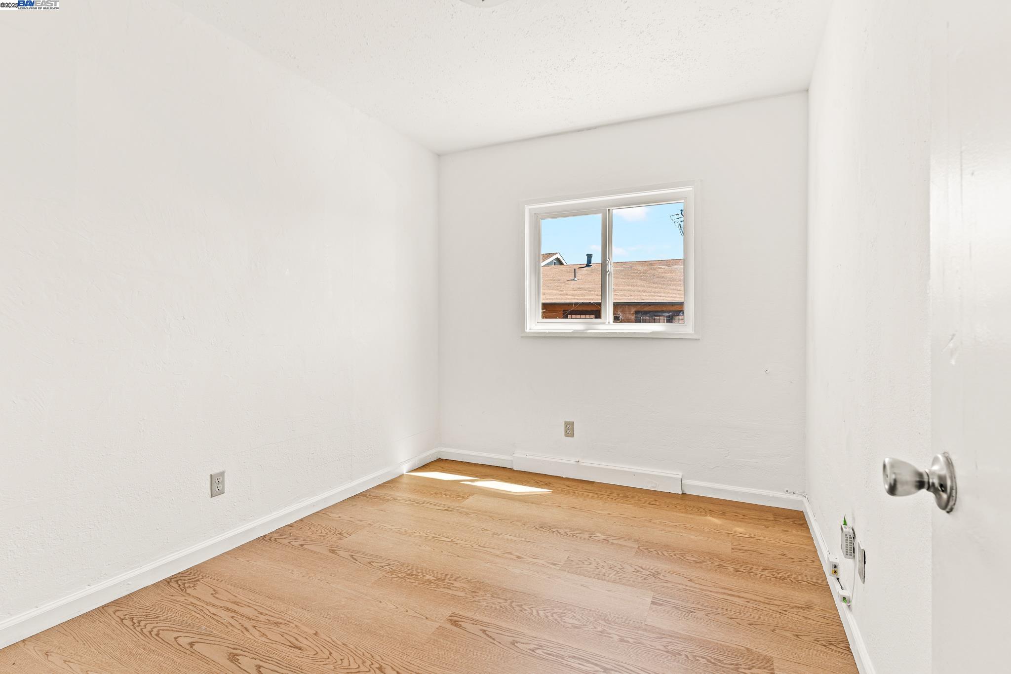 Detail Gallery Image 21 of 49 For 1015 82nd Ave, Oakland,  CA 94621 - 5 Beds | 3 Baths